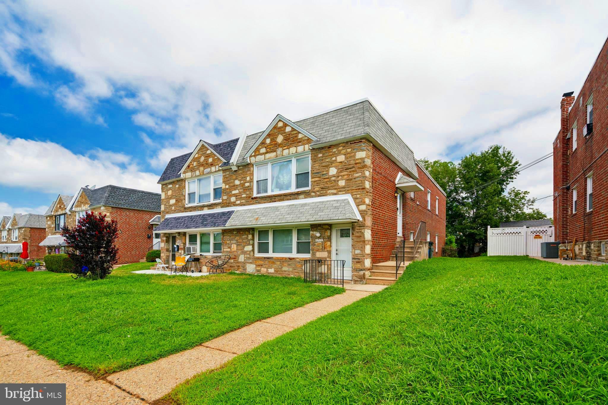 1711 Loney St, Philadelphia, PA 19111