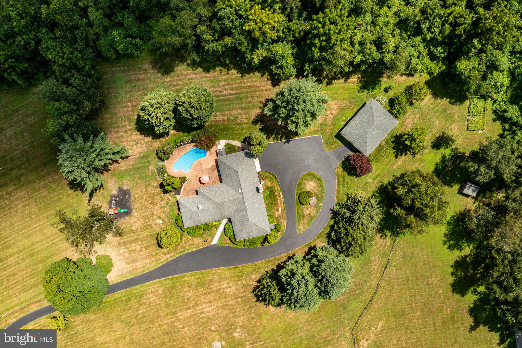 954 Saint Matthews Rd, Chester Springs, PA 19425