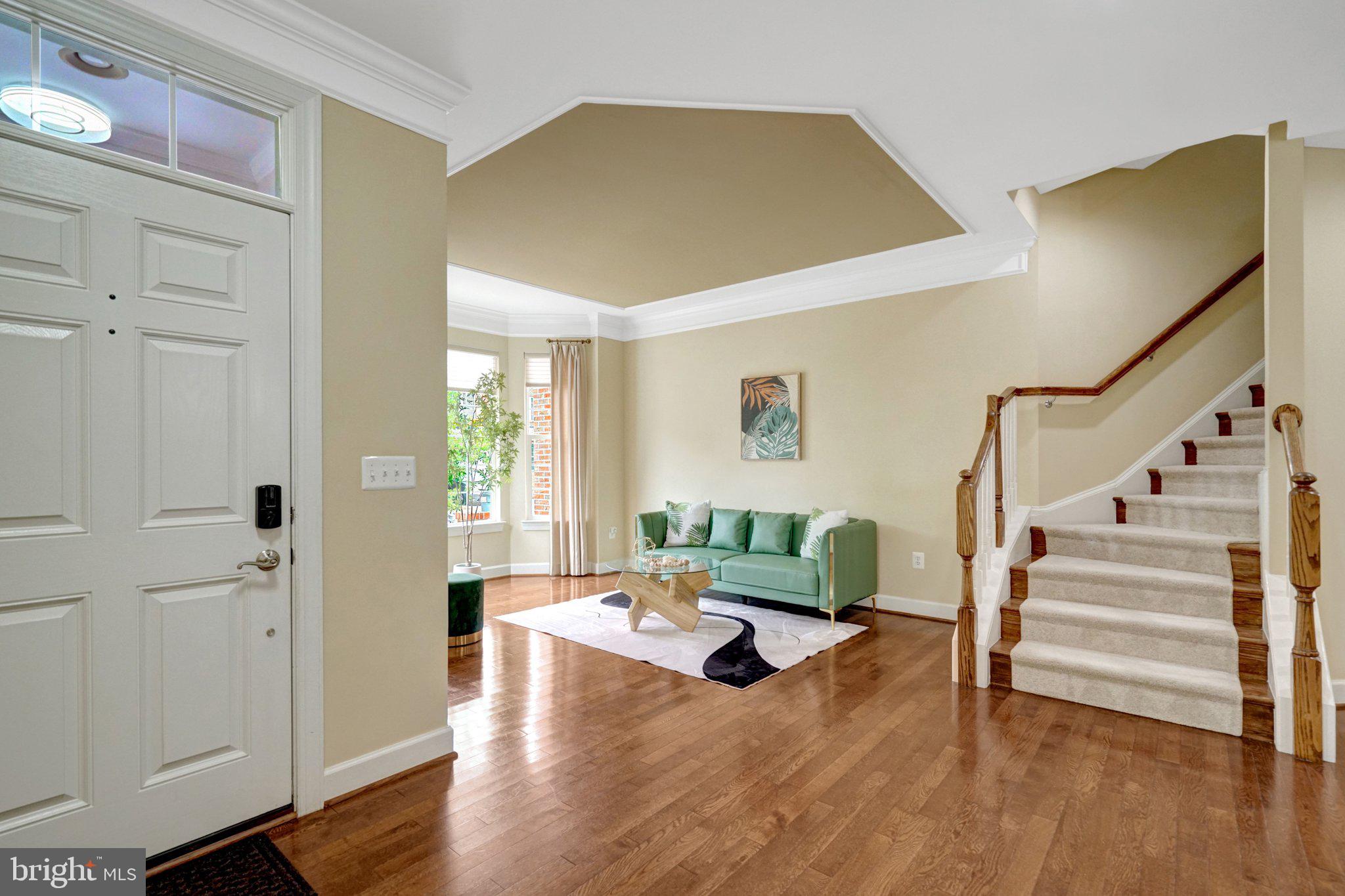 5815 Falls Gate Ct, Falls Church, VA 22041 photo