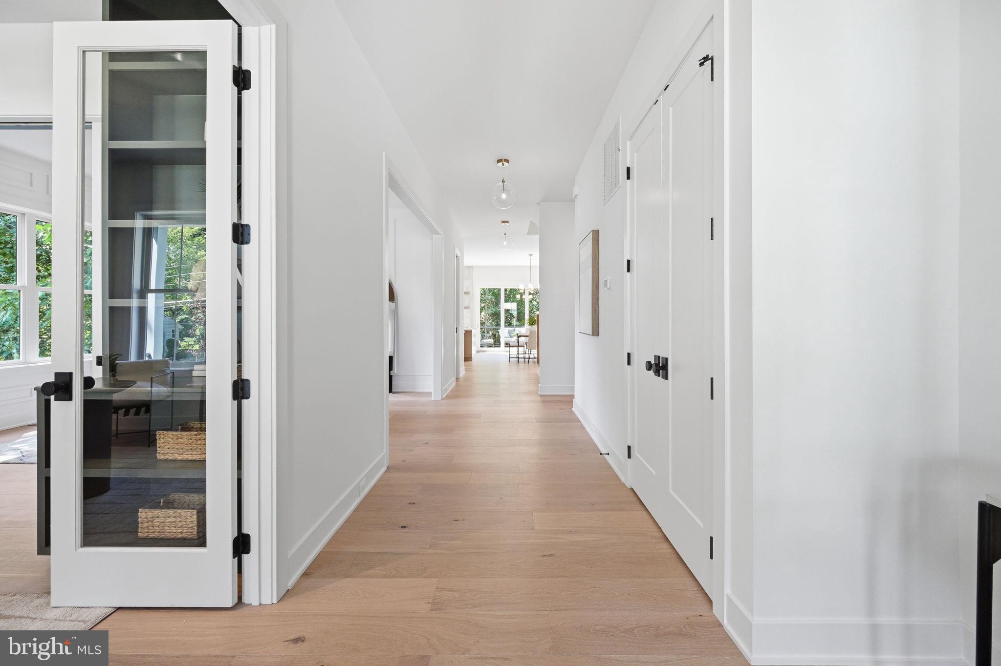 107 Yeonas Dr, Vienna, VA 22180 photo
