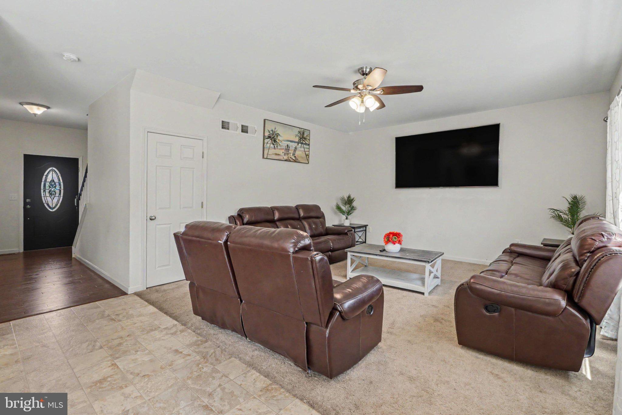 112 S Mountain Dr, Carlisle, PA 17013 photo
