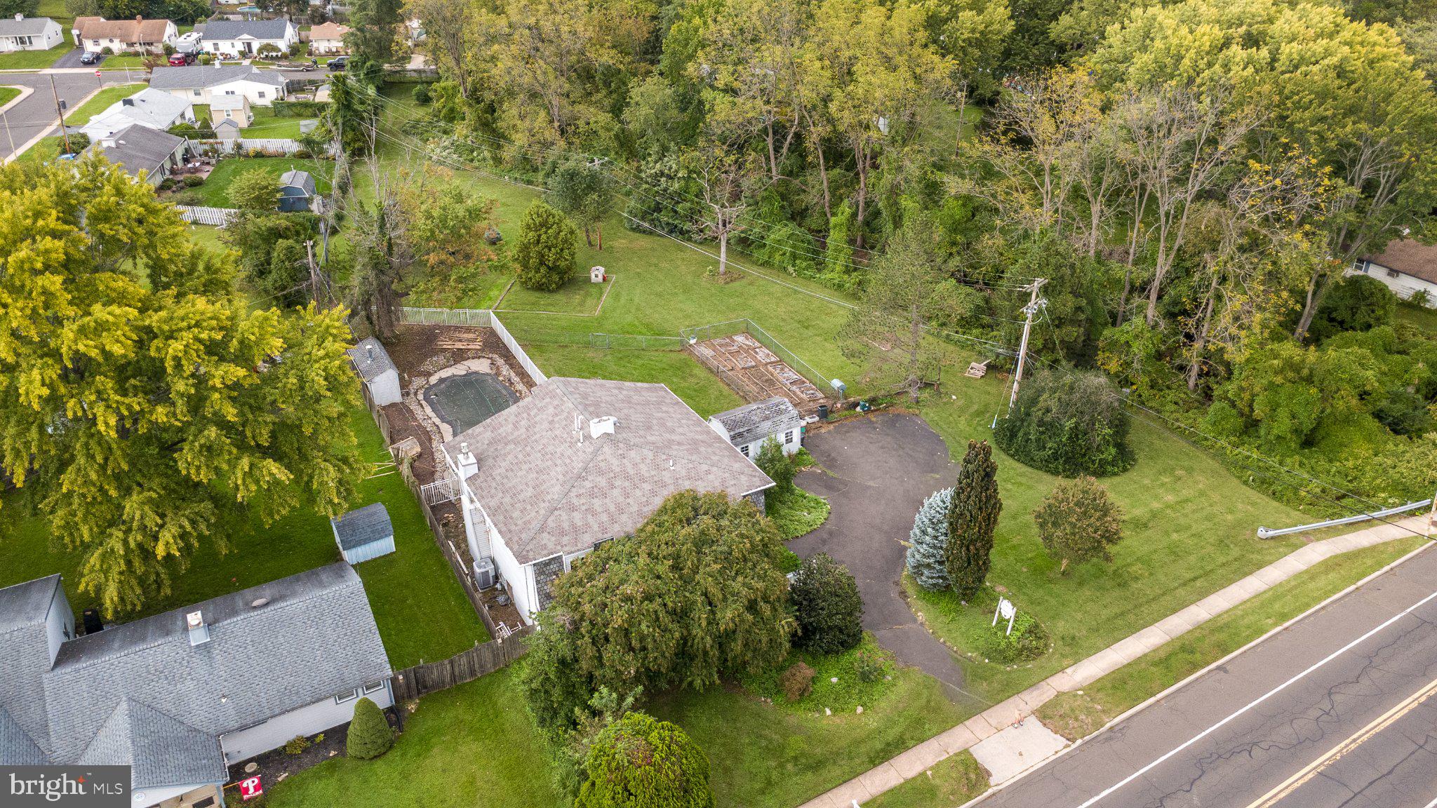 313 Trenton Rd, Fairless Hills, PA 19030 photo