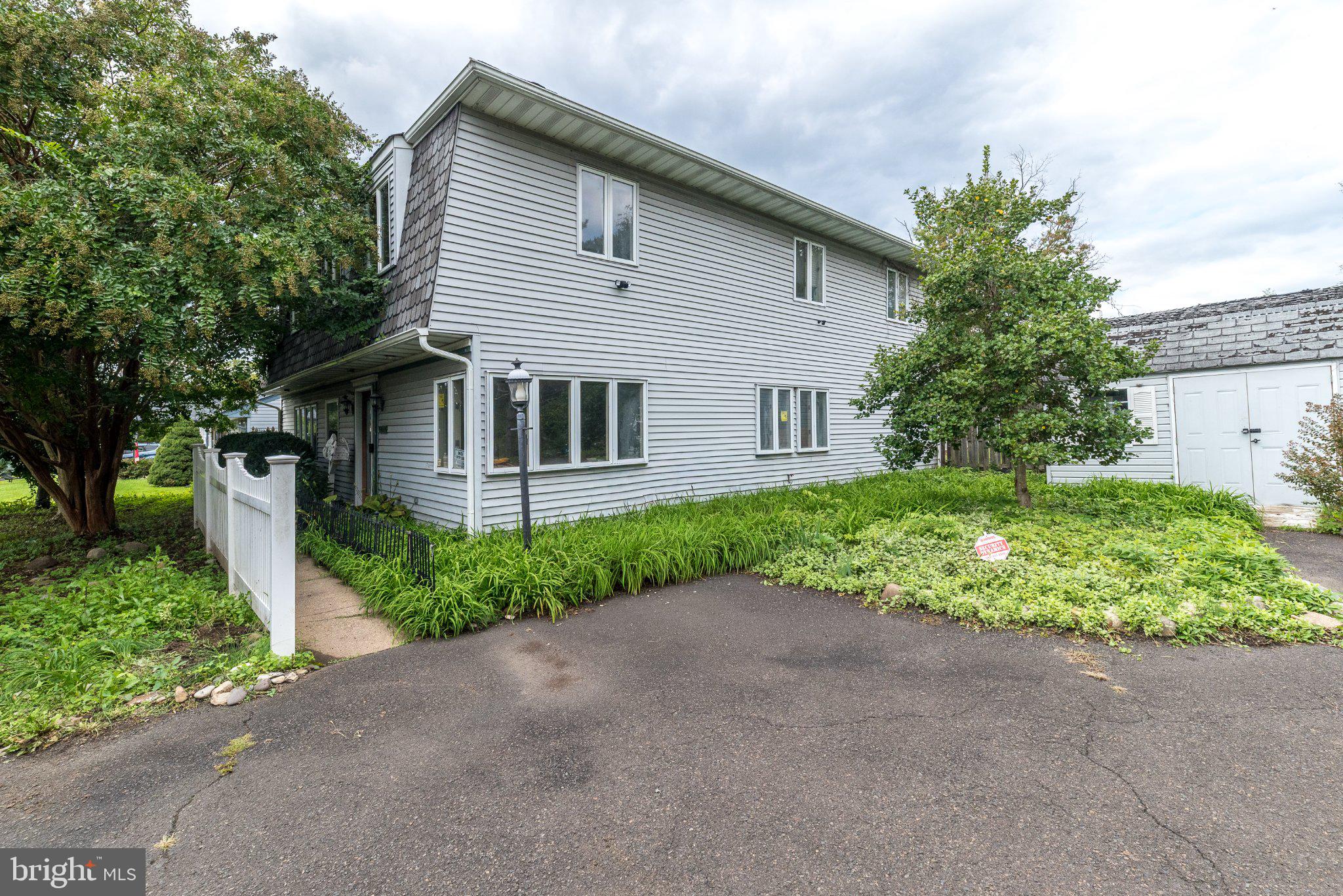 313 Trenton Rd, Fairless Hills, PA 19030 photo