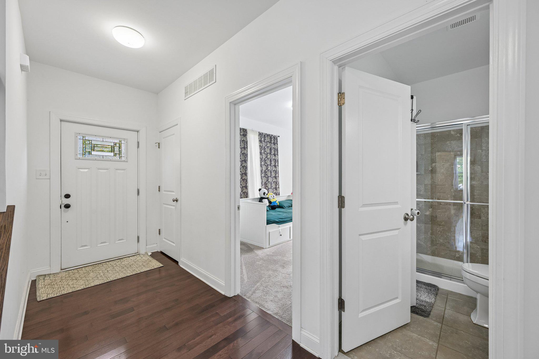 8 Ella Cir, Huntingdon Valley, PA 19006 photo