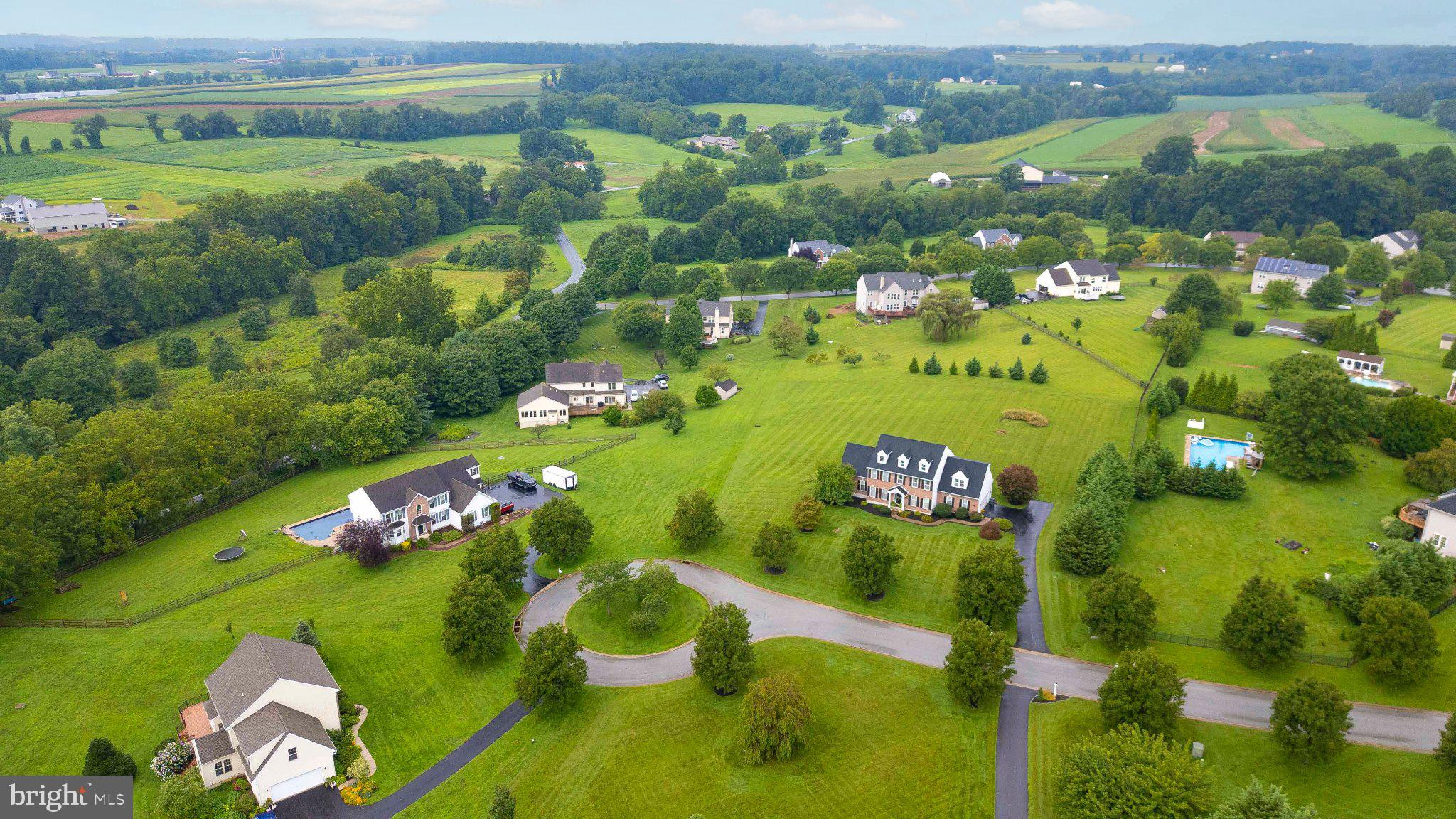 32 Wheatsheaf Ln, Cochranville, PA 19330 photo