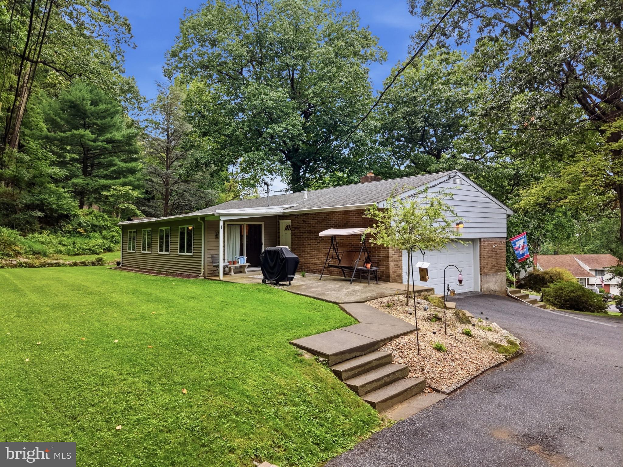 614 Greenwood St, Allentown, PA 18103 photo