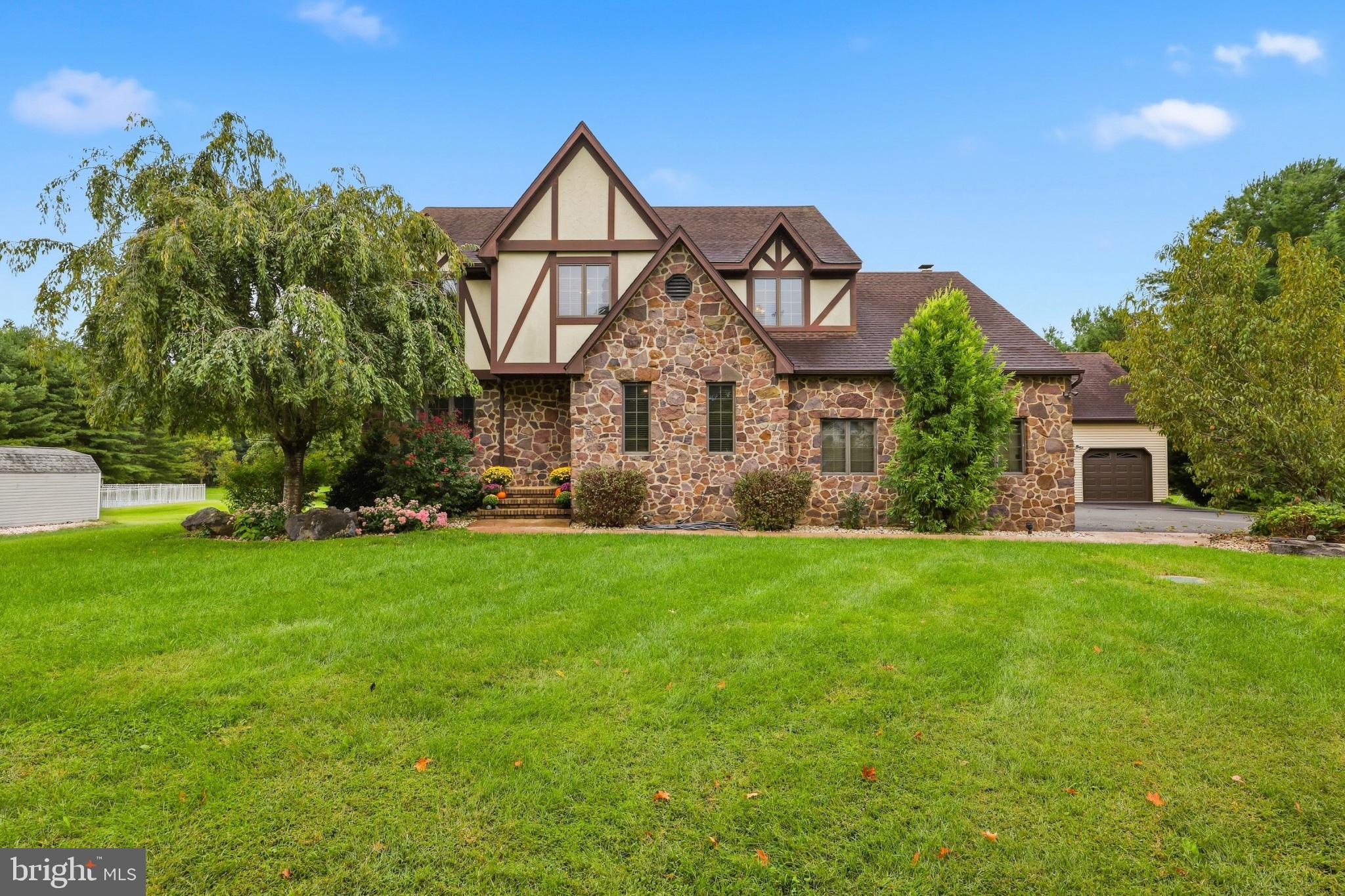 28 S Hockey Dr, Columbus, NJ 08022 photo