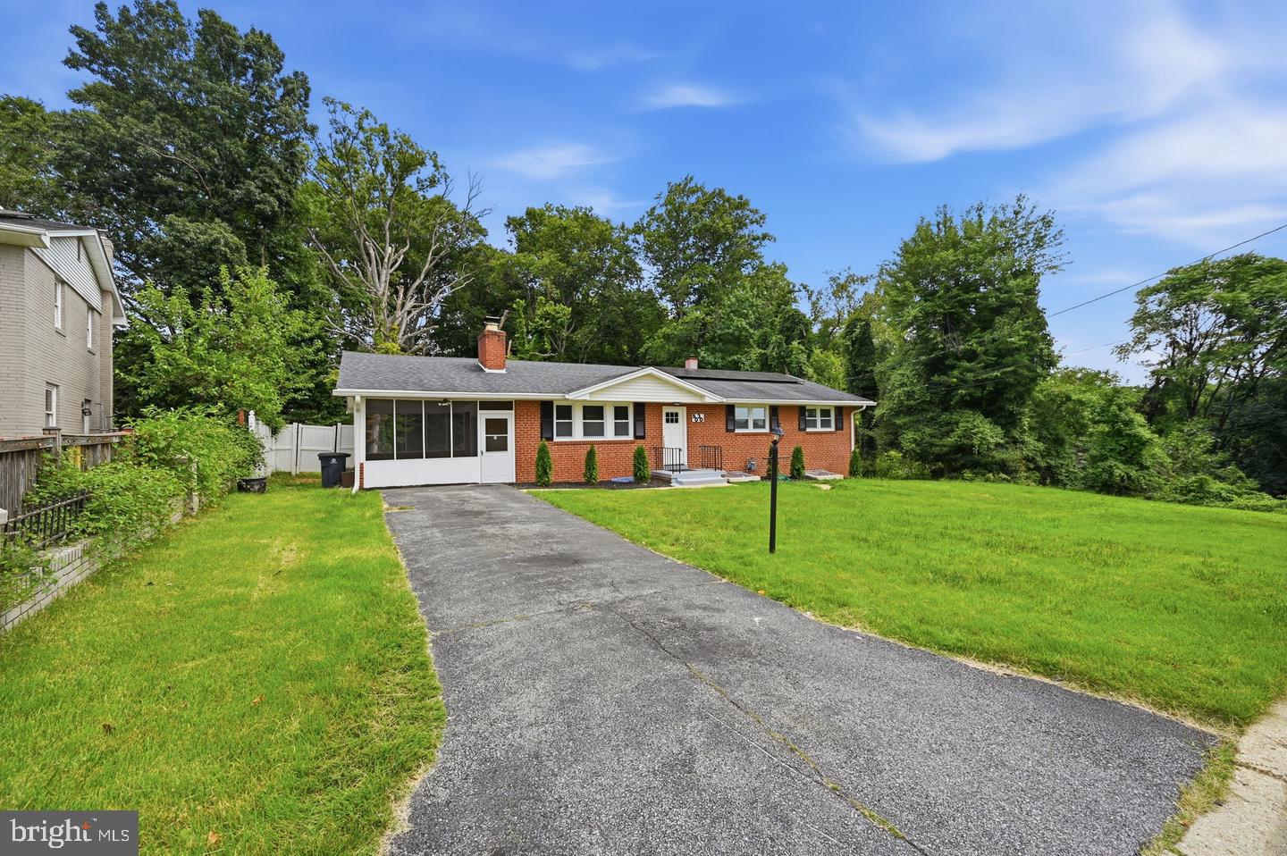 5030 Leland Dr, Oxon Hill, MD 20745 photo