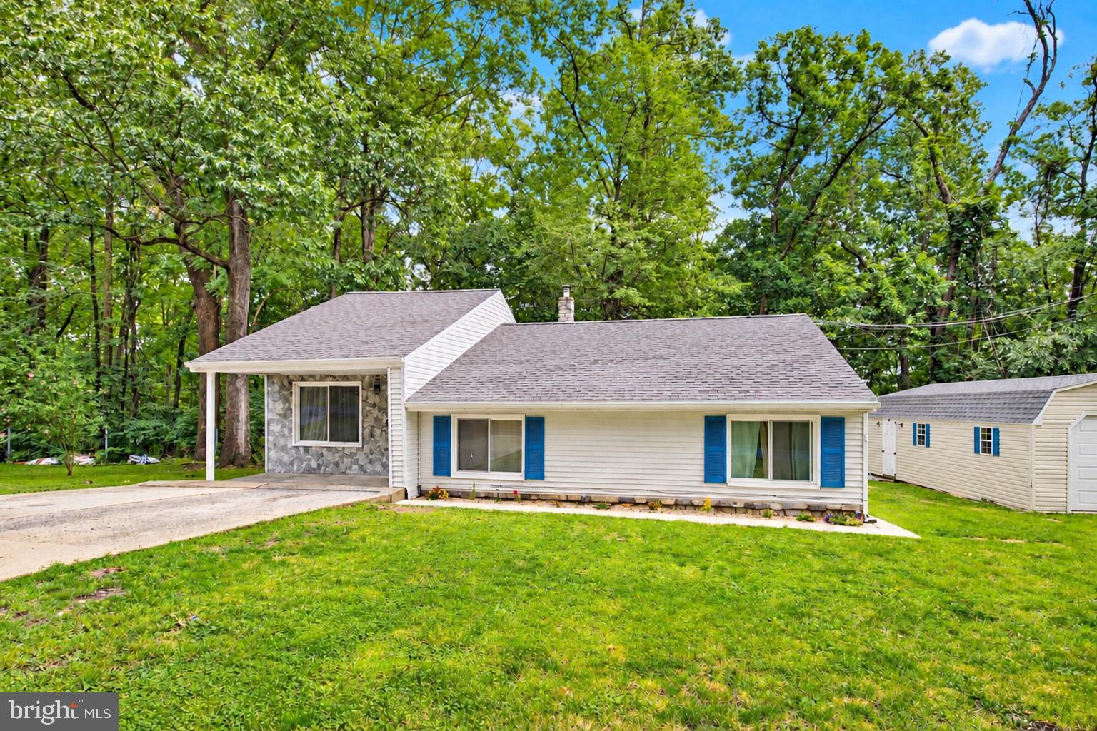 1607 Holtz Rd, Enola, PA 17025