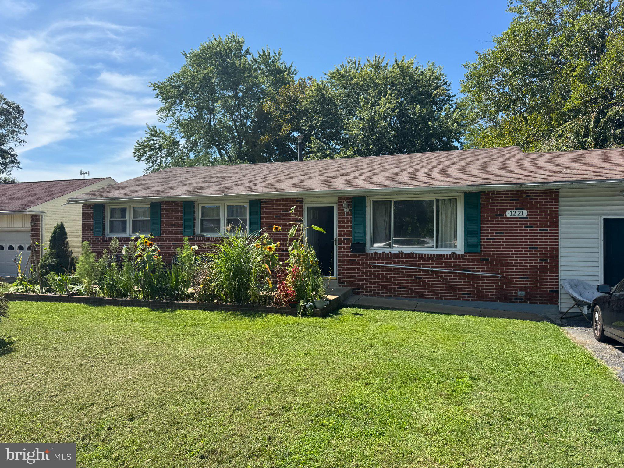 1221 Stinsford Rd, Newark, DE 19713