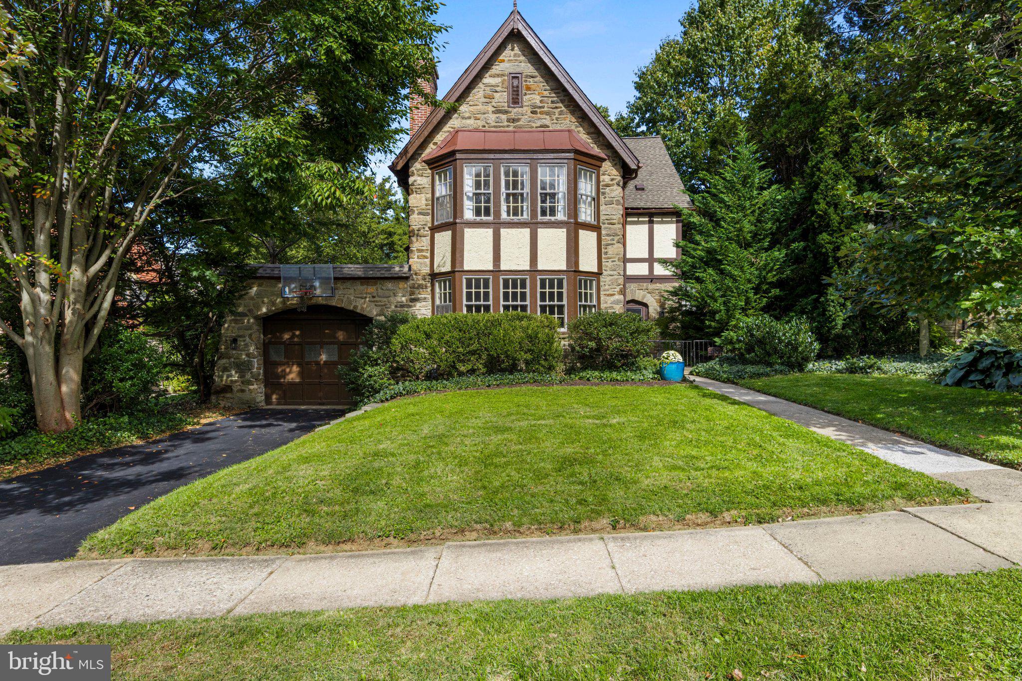 419 Lodges Ln, Elkins Park, PA 19027