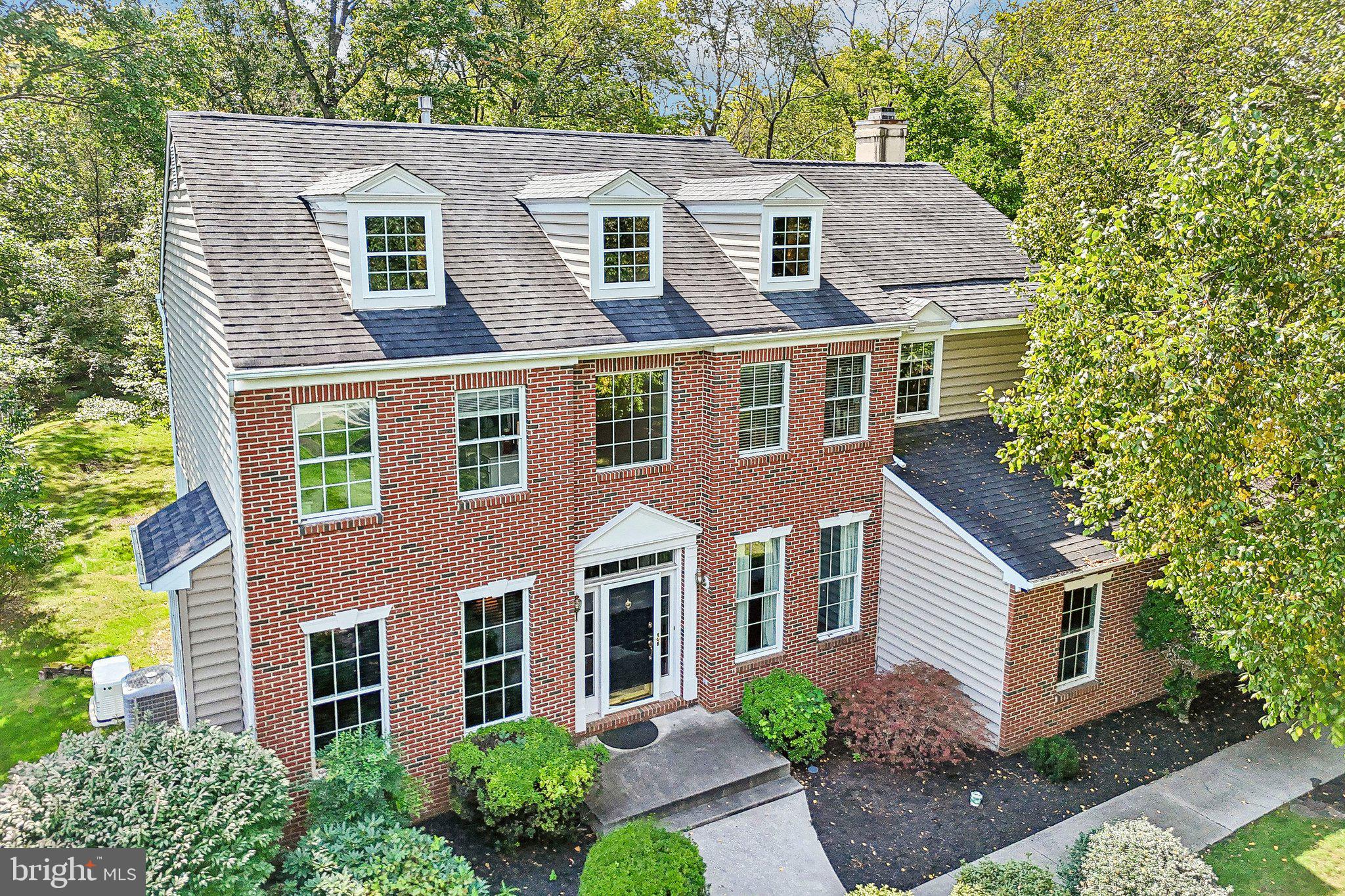 10 Bridle Ln, Collegeville, PA 19426