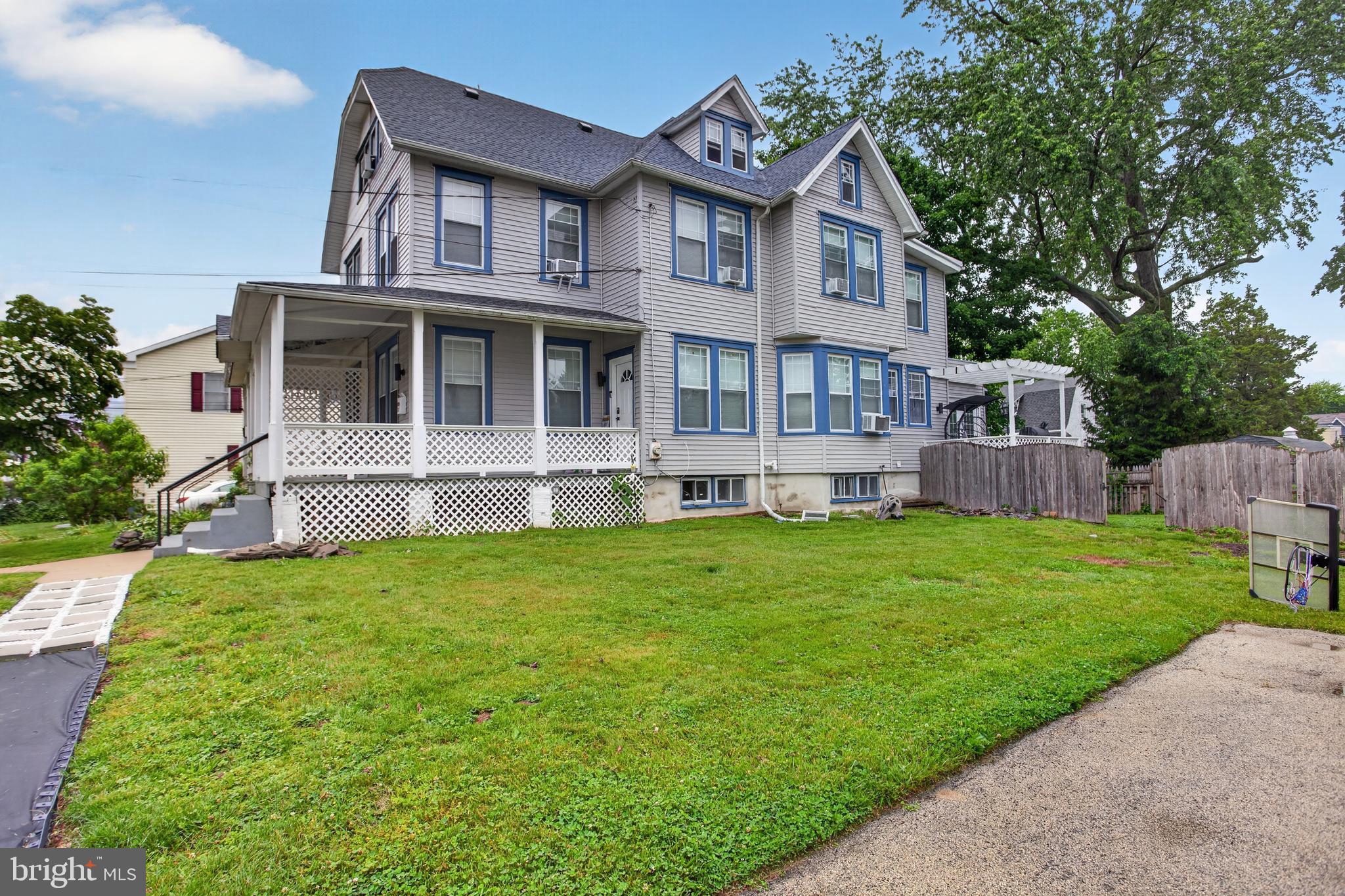 825 Andrews Ave, Darby, PA 19023 photo