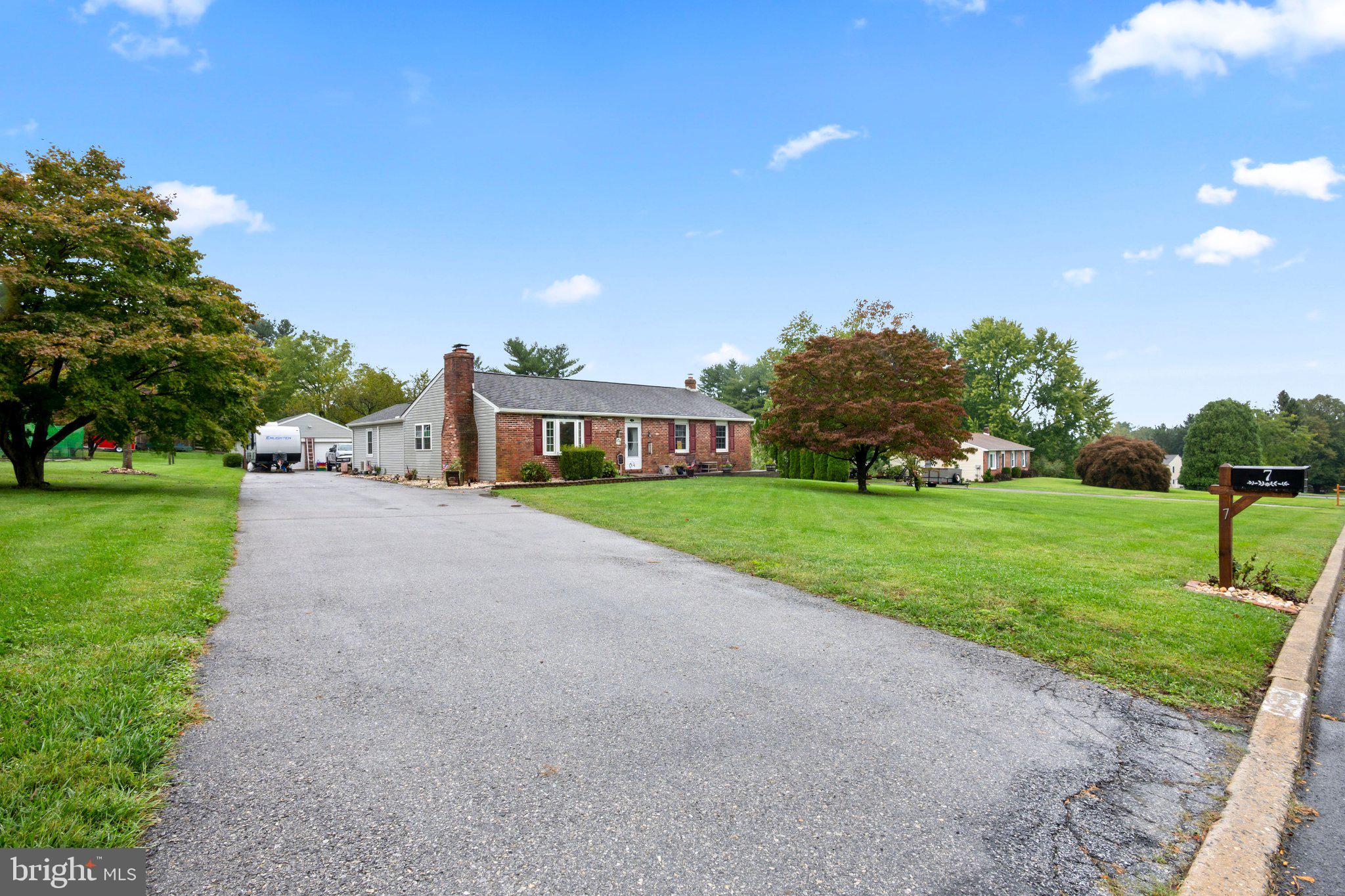 7 Graces Dr, Coatesville, PA 19320 photo