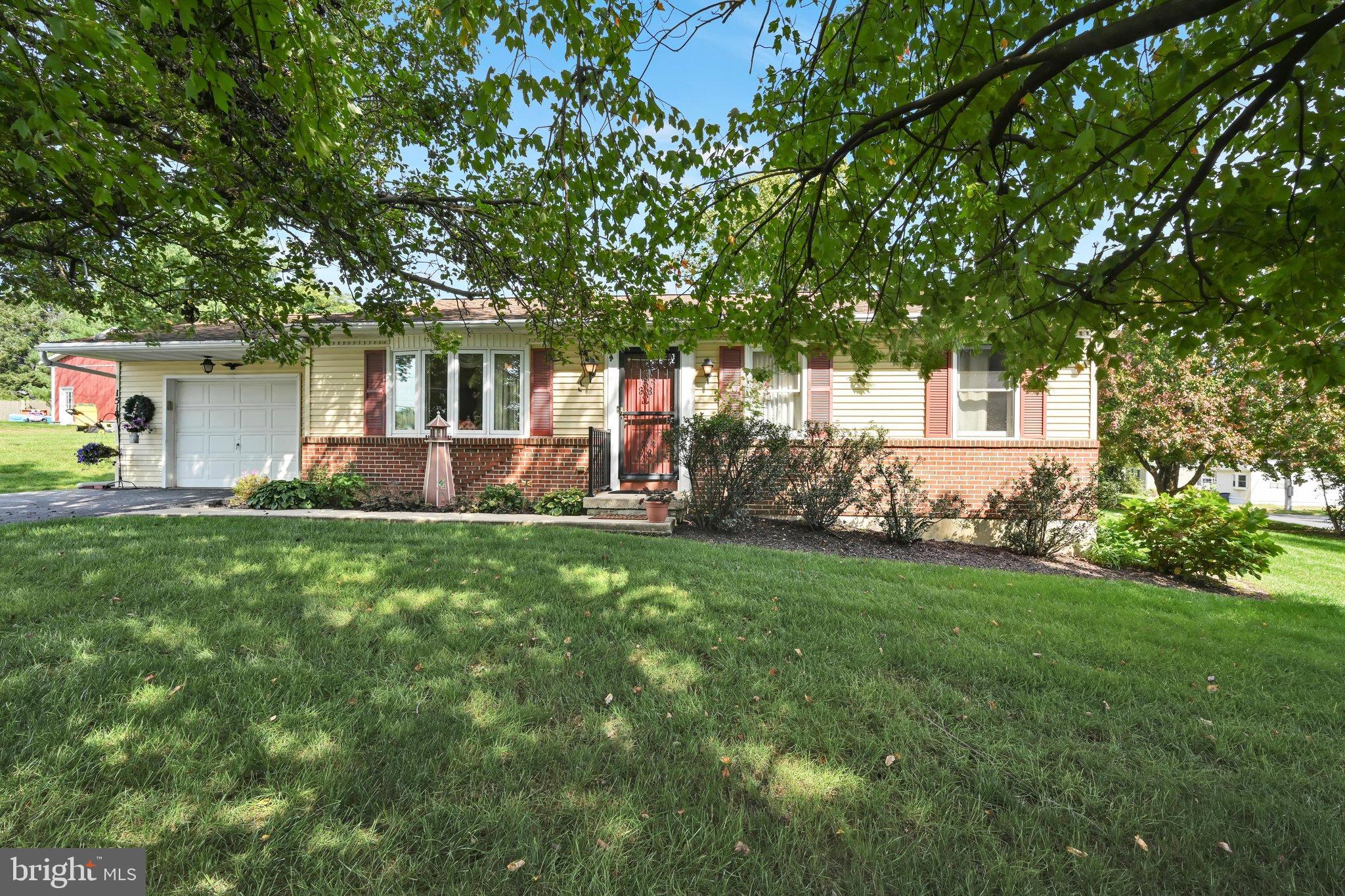 1519 Newport Rd, Lititz, PA 17543