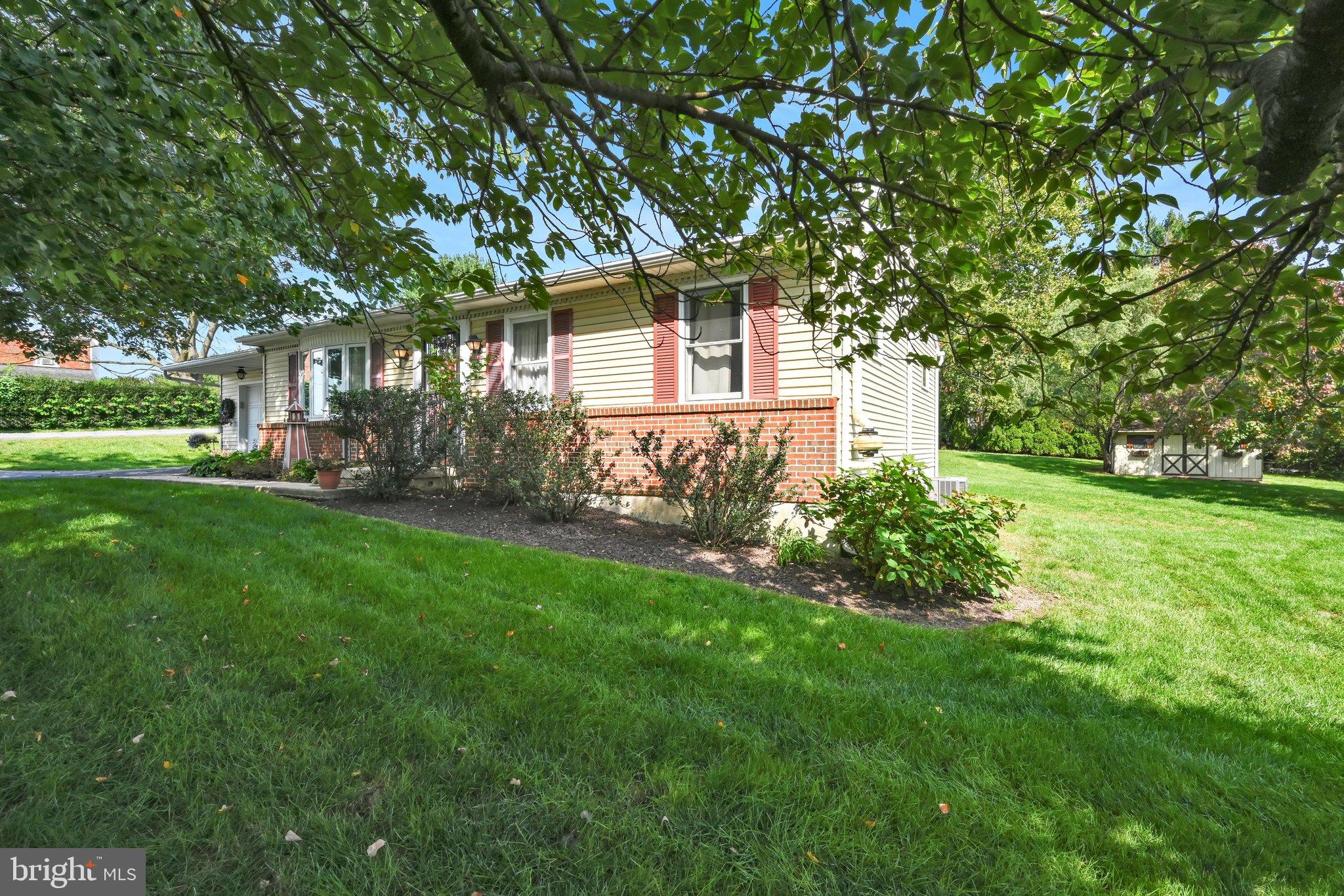 1519 E Newport Rd, Lititz, PA 17543 photo