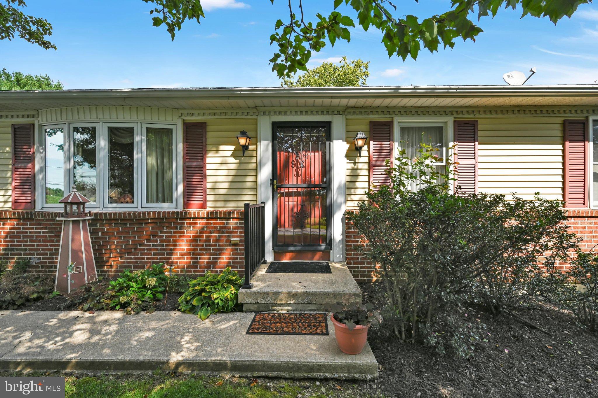 1519 E Newport Rd, Lititz, PA 17543 photo