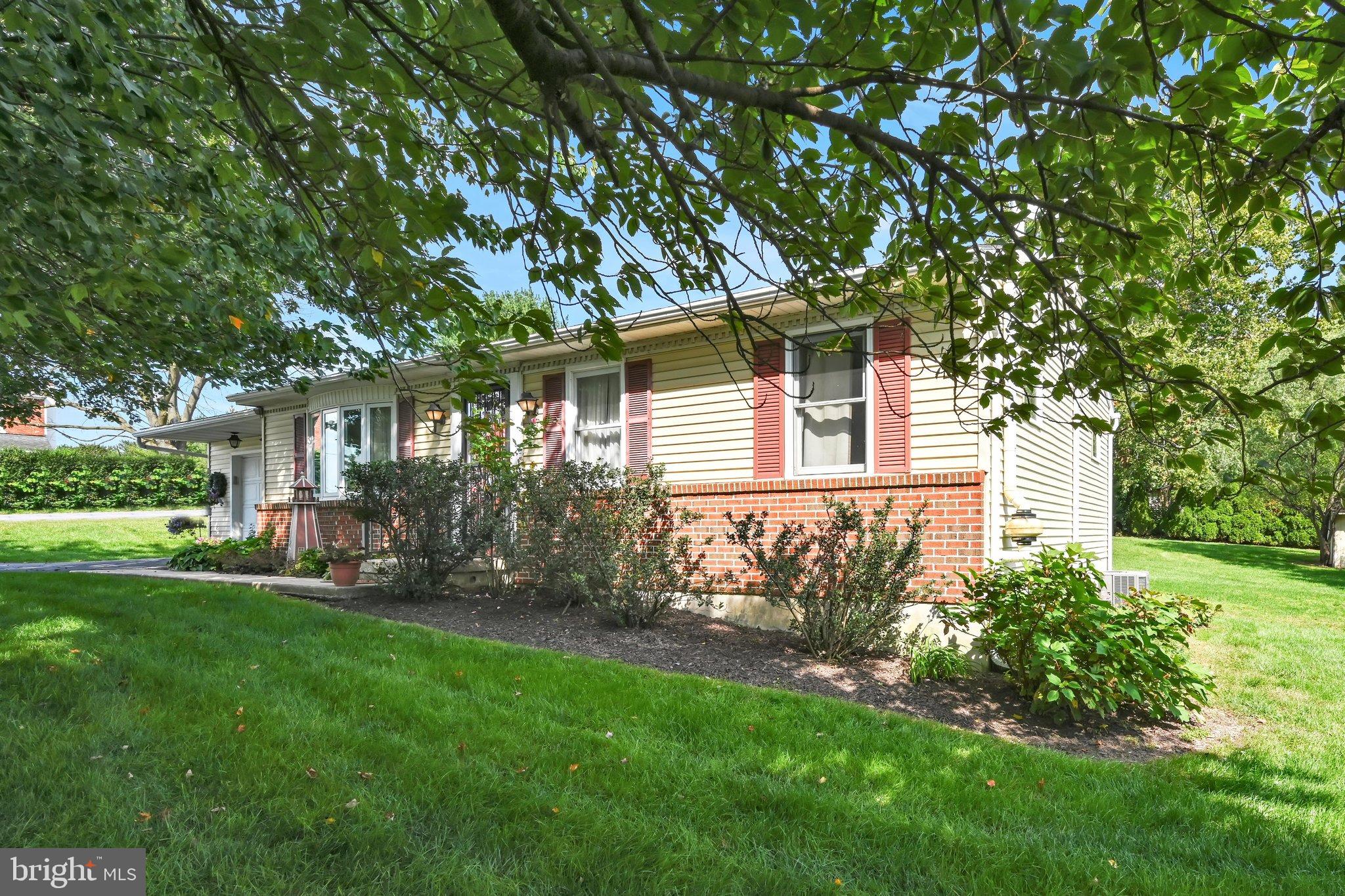 1519 E Newport Rd, Lititz, PA 17543 photo