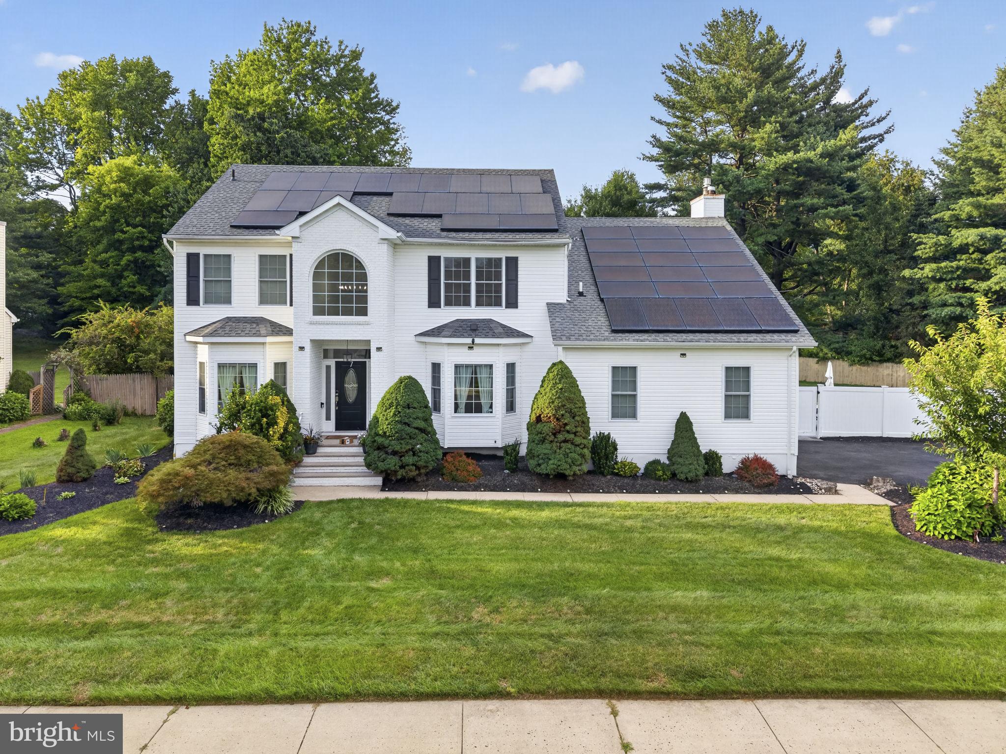 7 Sarah Ct, Monmouth Junction, NJ 08852