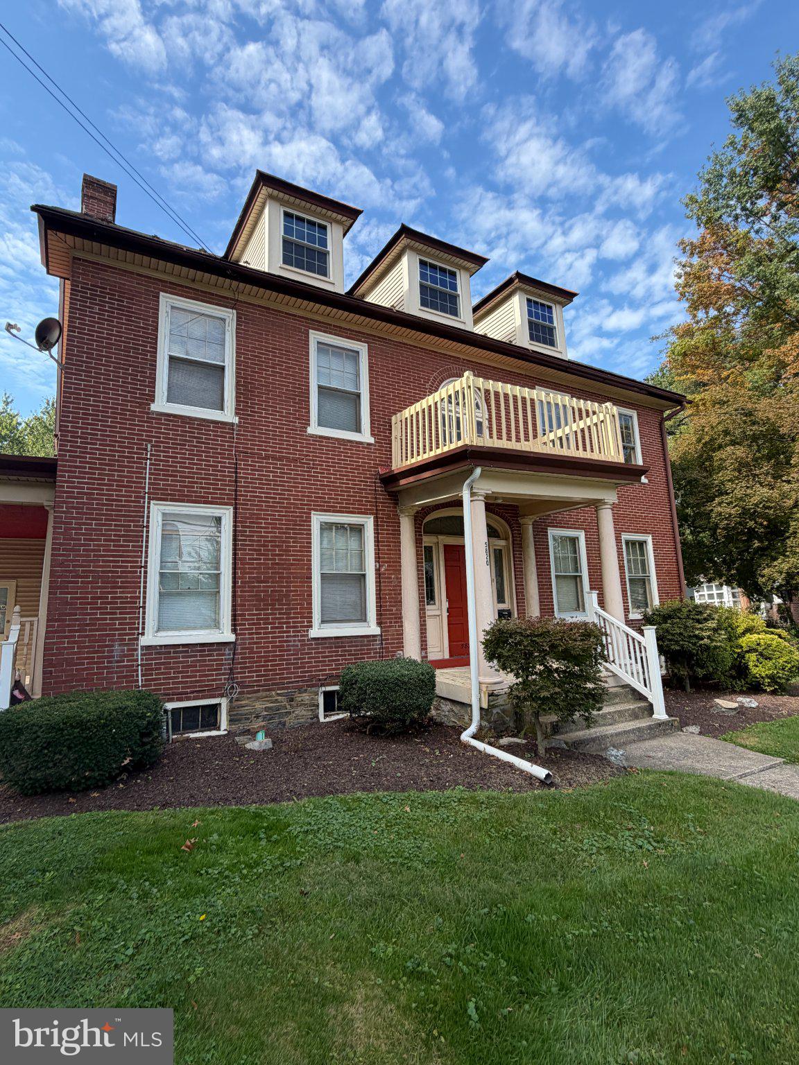 5820 Main St, East Petersburg, PA 17520