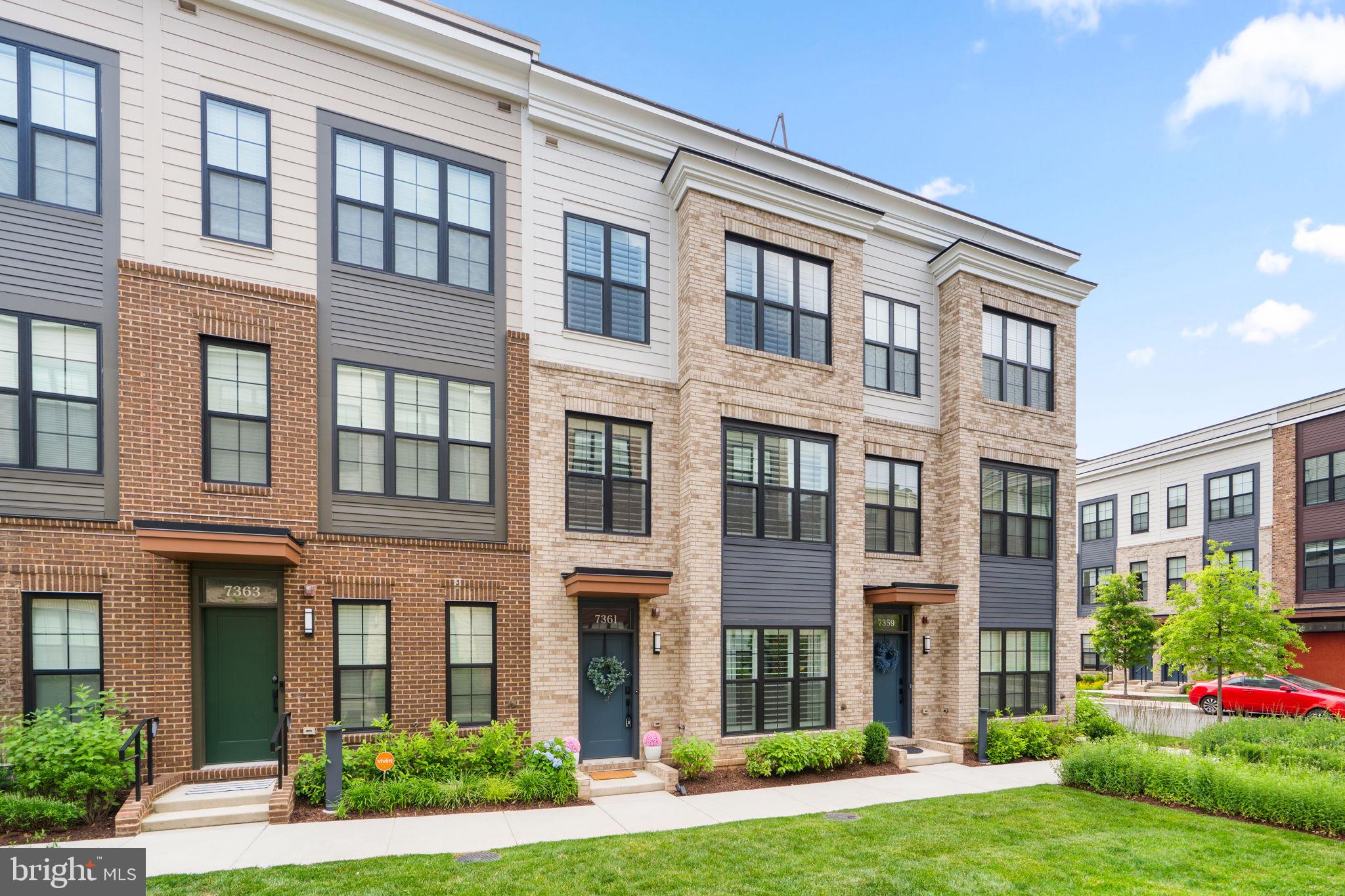 7361 Blade Dr, Falls Church, VA 22042 photo