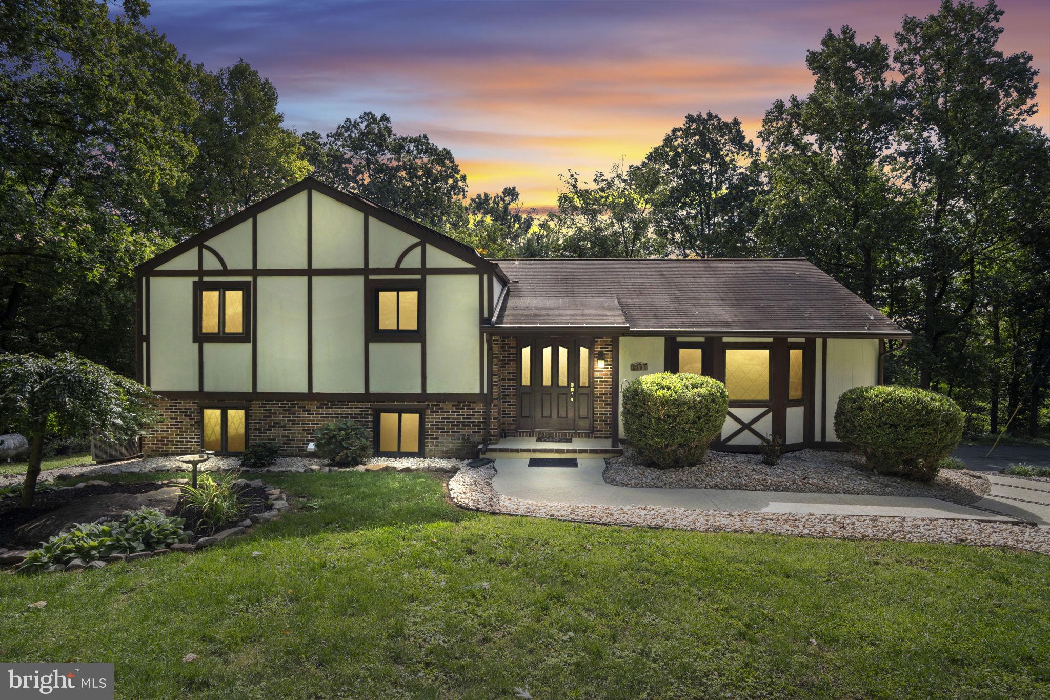 2251 Longs Gap Rd, Carlisle, PA 17013