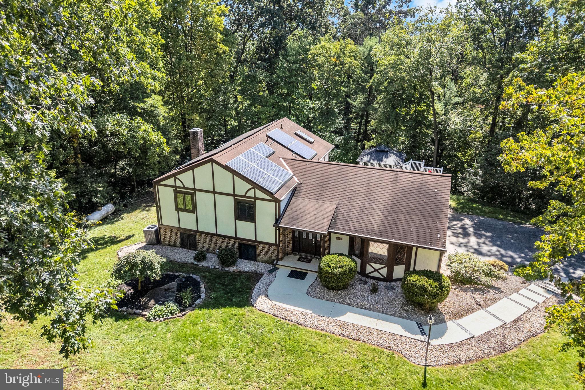 2251 Longs Gap Rd, Carlisle, PA 17013 photo