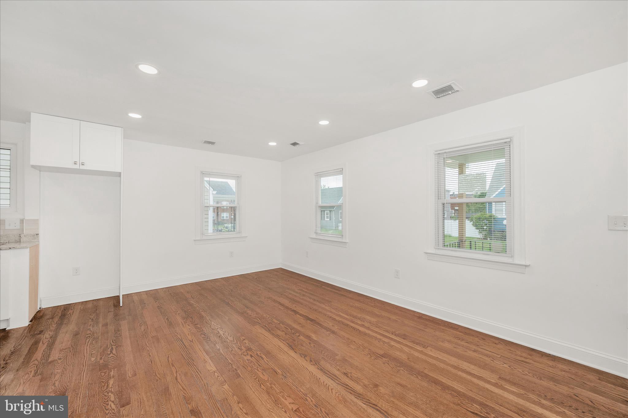 1925 Queensway, Baltimore, MD 21222 photo
