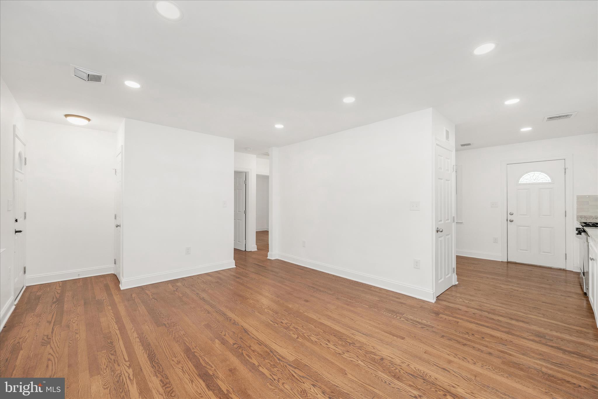 1925 Queensway, Baltimore, MD 21222 photo