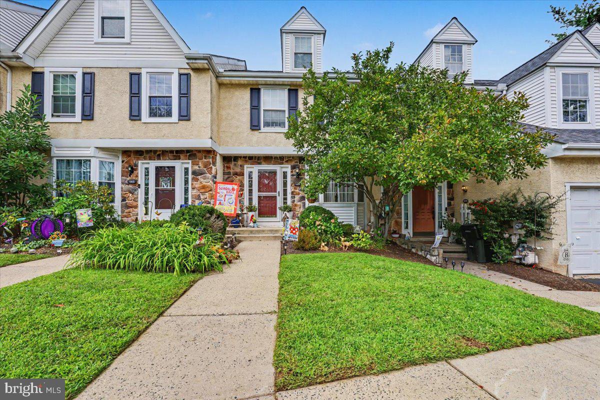 1604 Coventry Pointe Ln, Pottstown, PA 19465