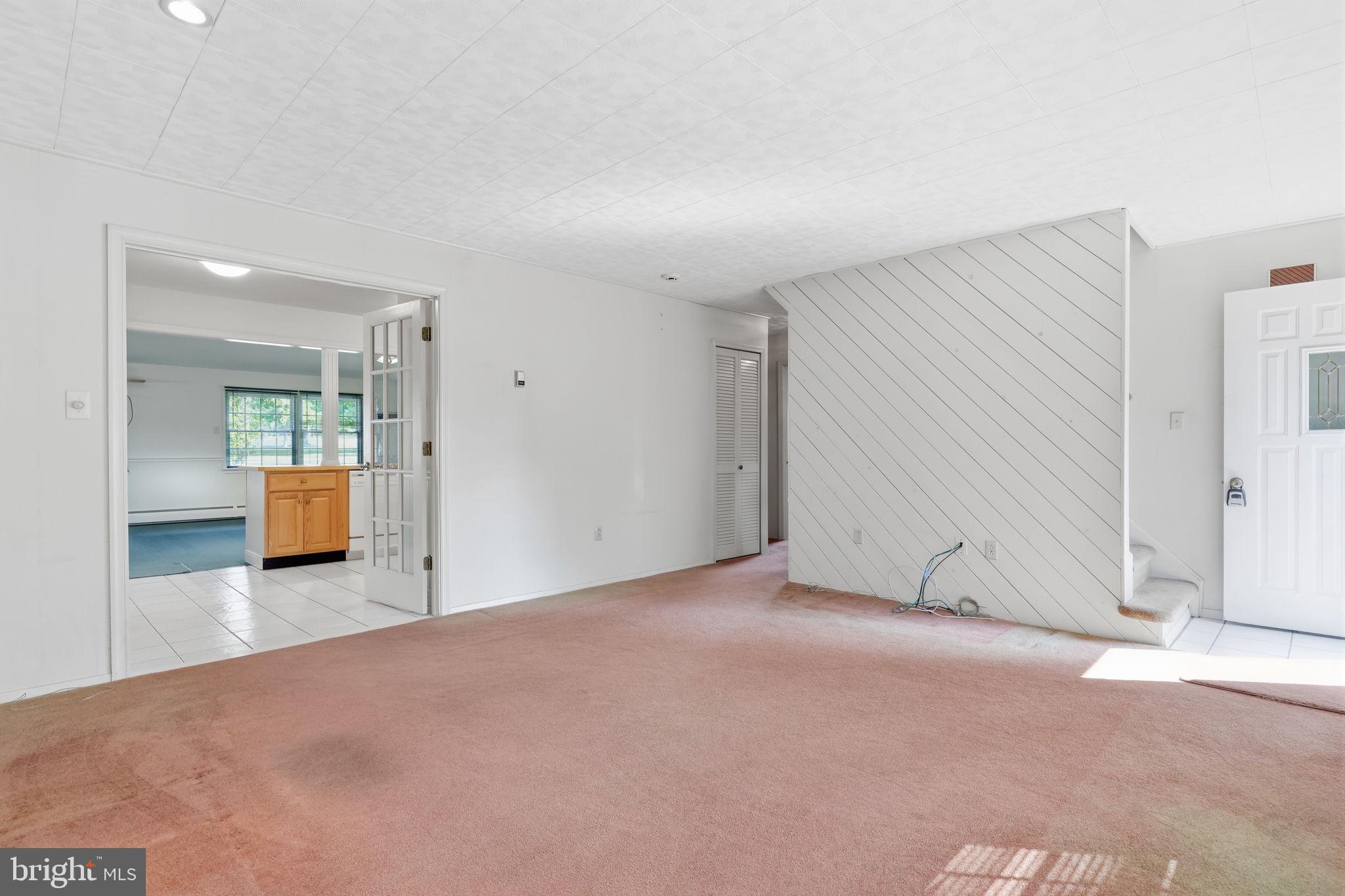 2 Timothy Ln, Levittown, PA 19054 photo
