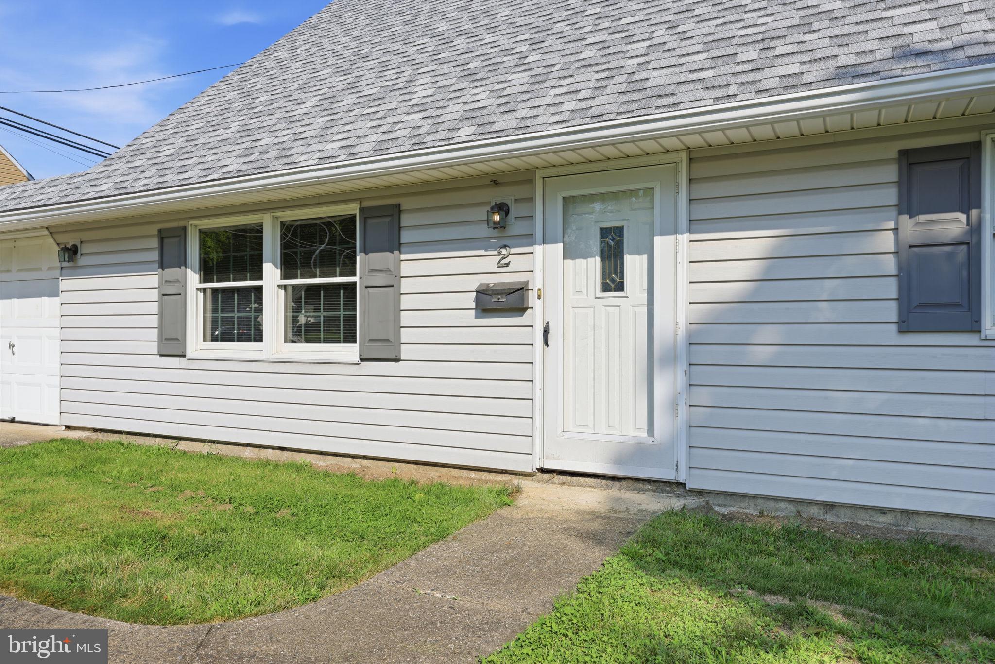 2 Timothy Ln, Levittown, PA 19054 photo