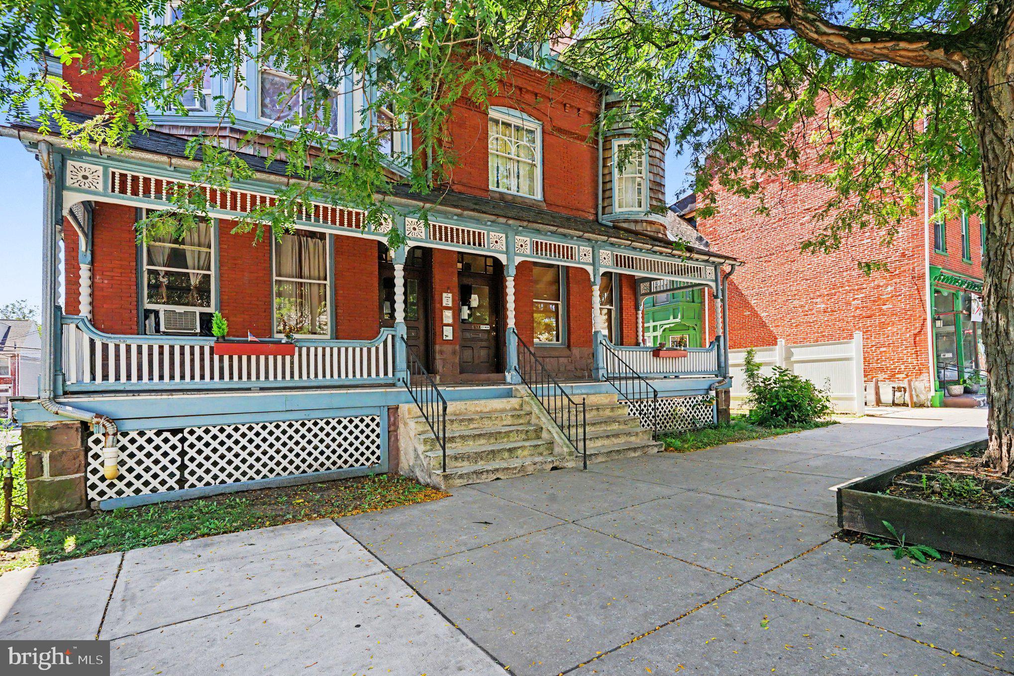 438 E High St, Pottstown, PA 19464 photo