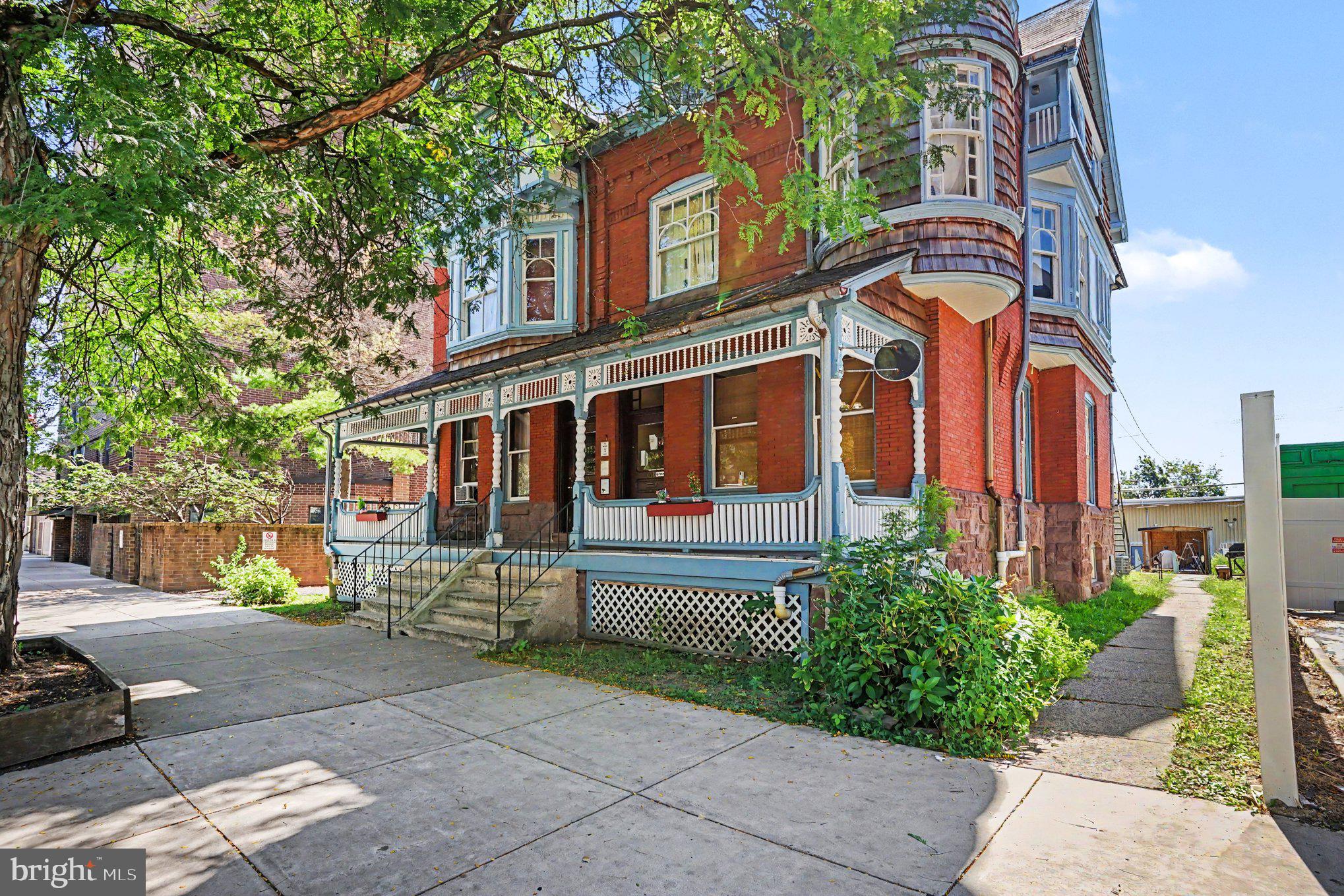 438 E High St, Pottstown, PA 19464 photo