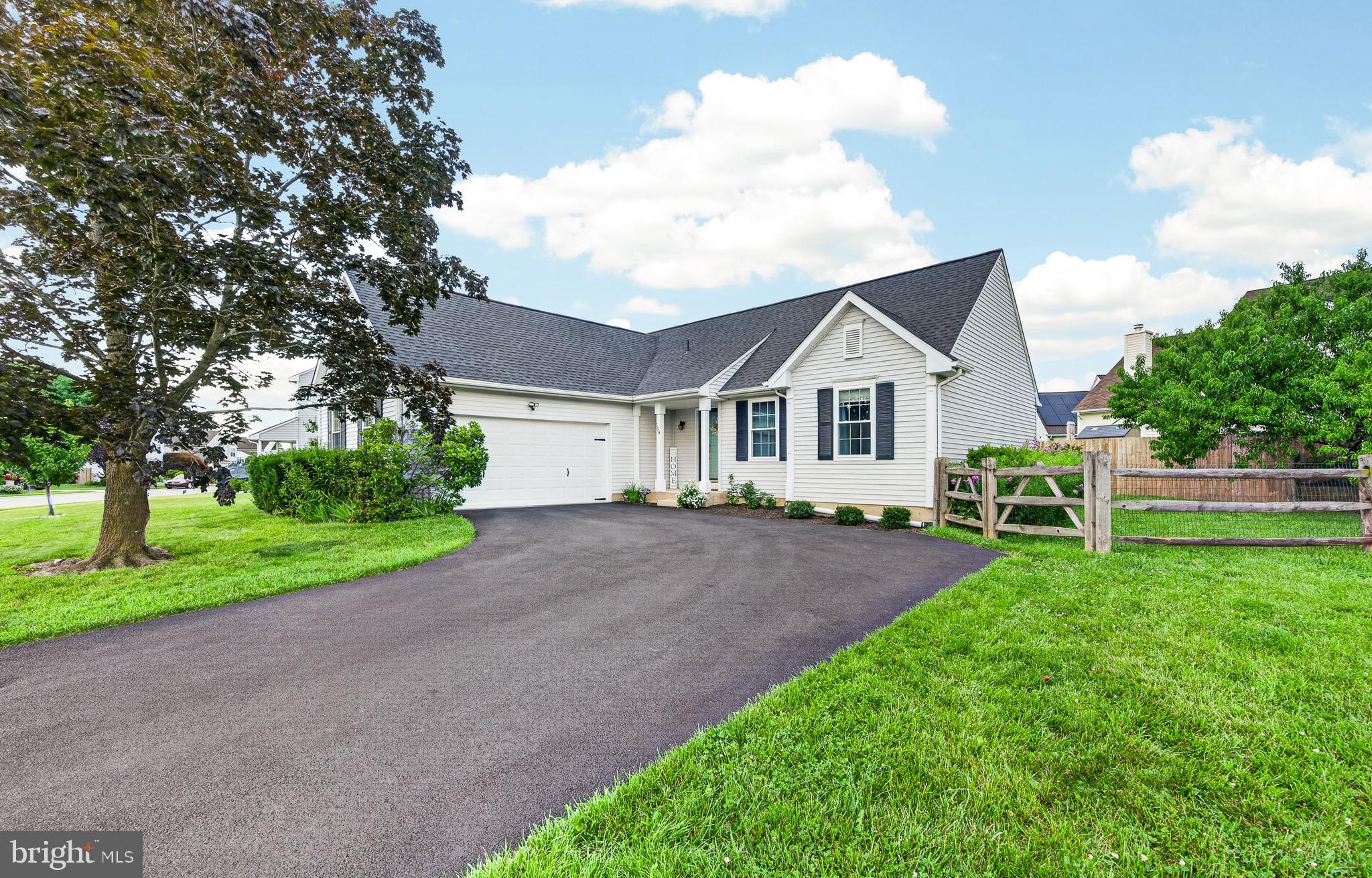 154 Sugarberry Dr, New Castle, DE 19720