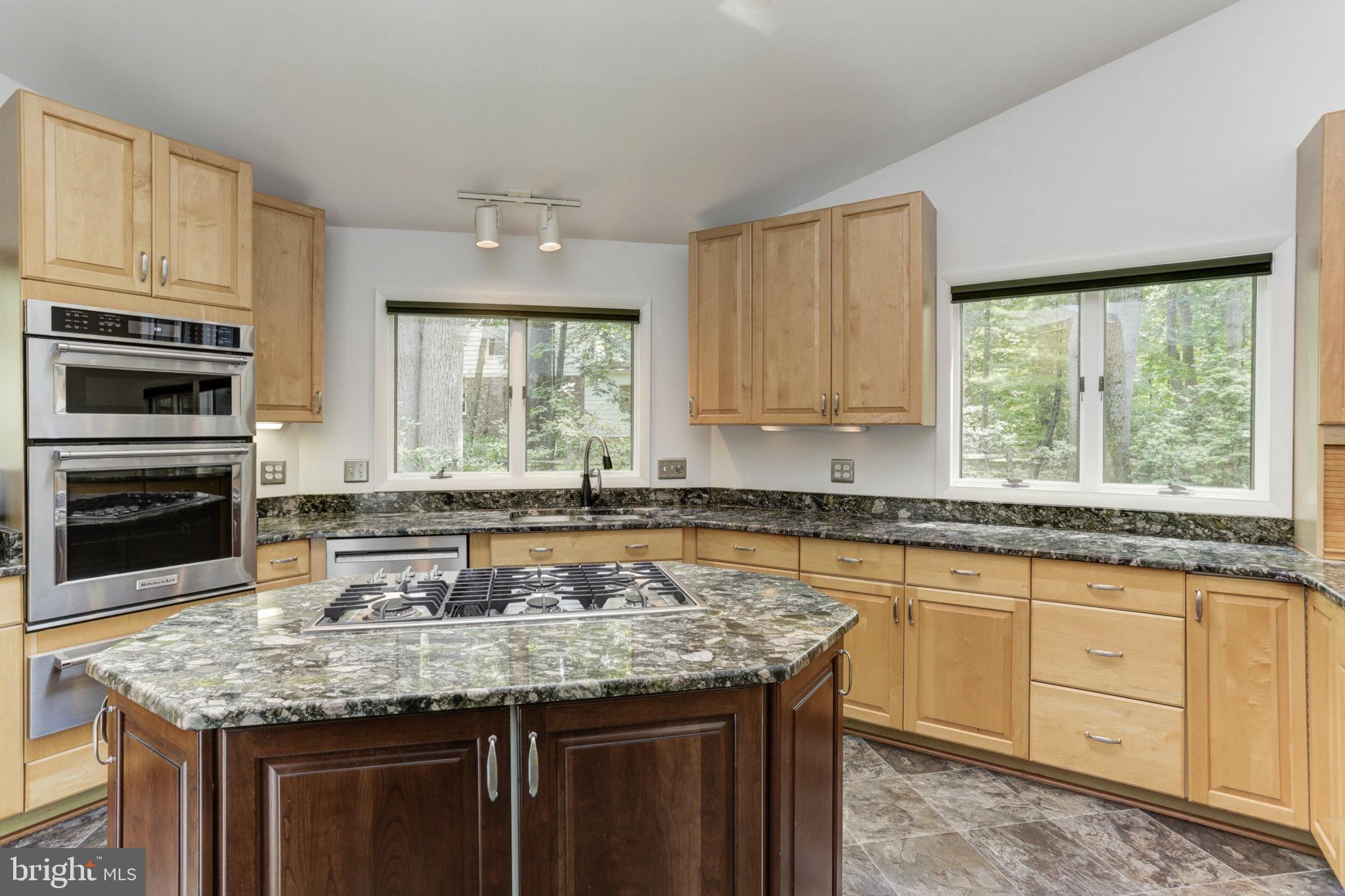 10373 Currycomb Ct, Columbia, MD 21044 photo