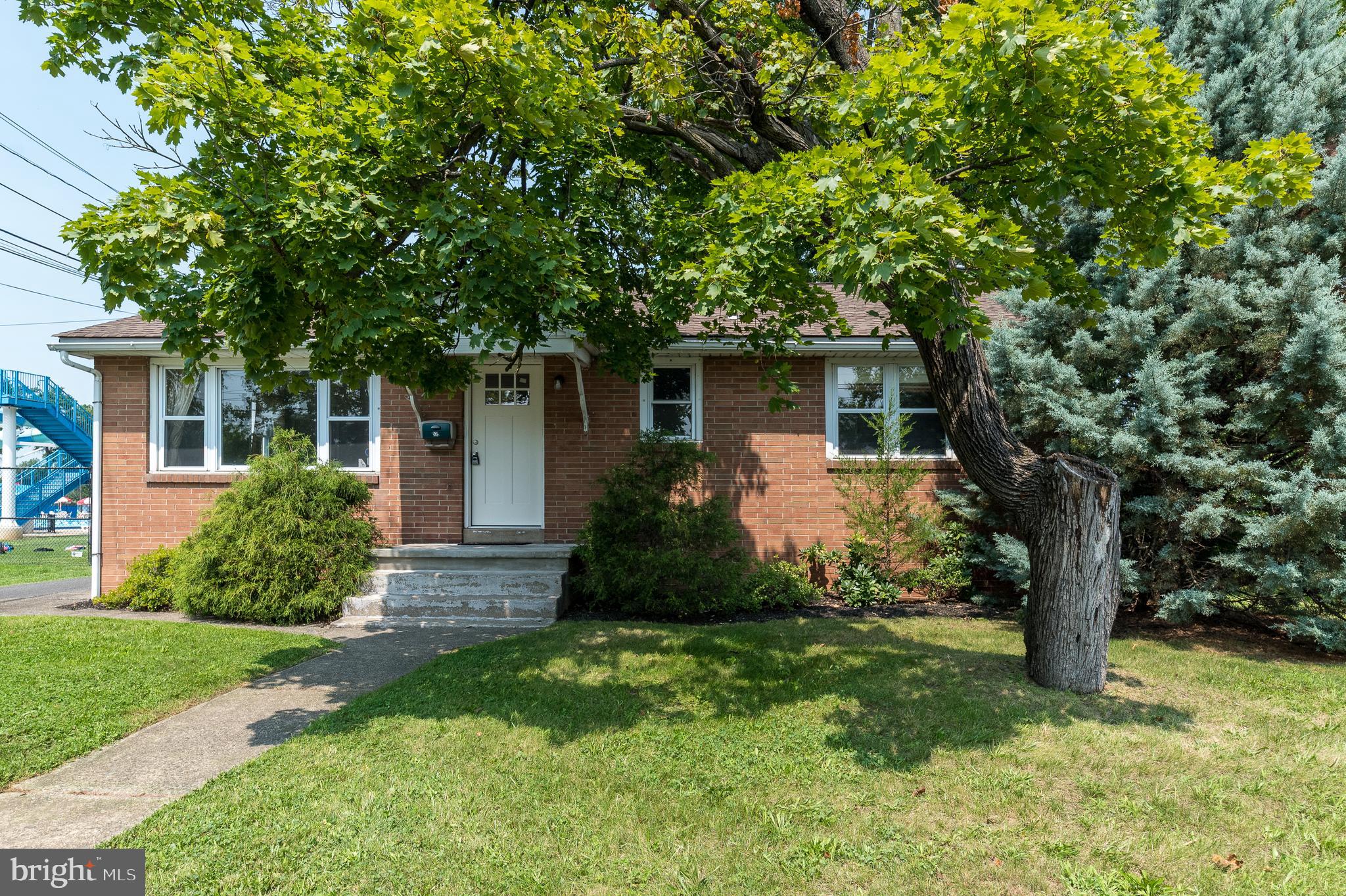 535 W Mill St, Quakertown, PA 18951 photo