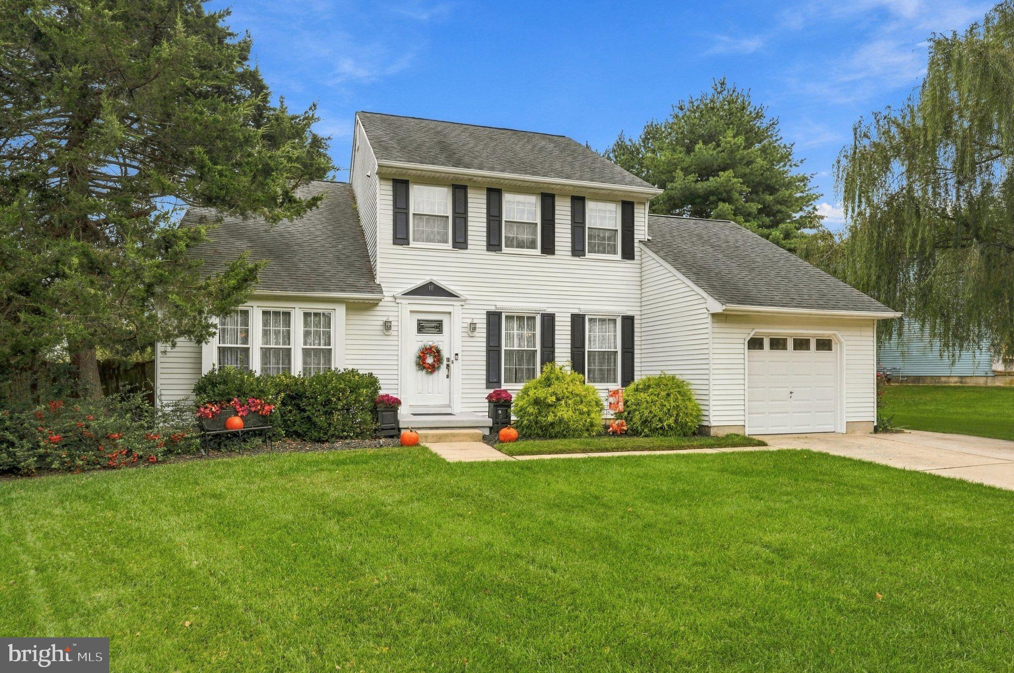 18 Oxford Dr, Sewell, NJ 08080
