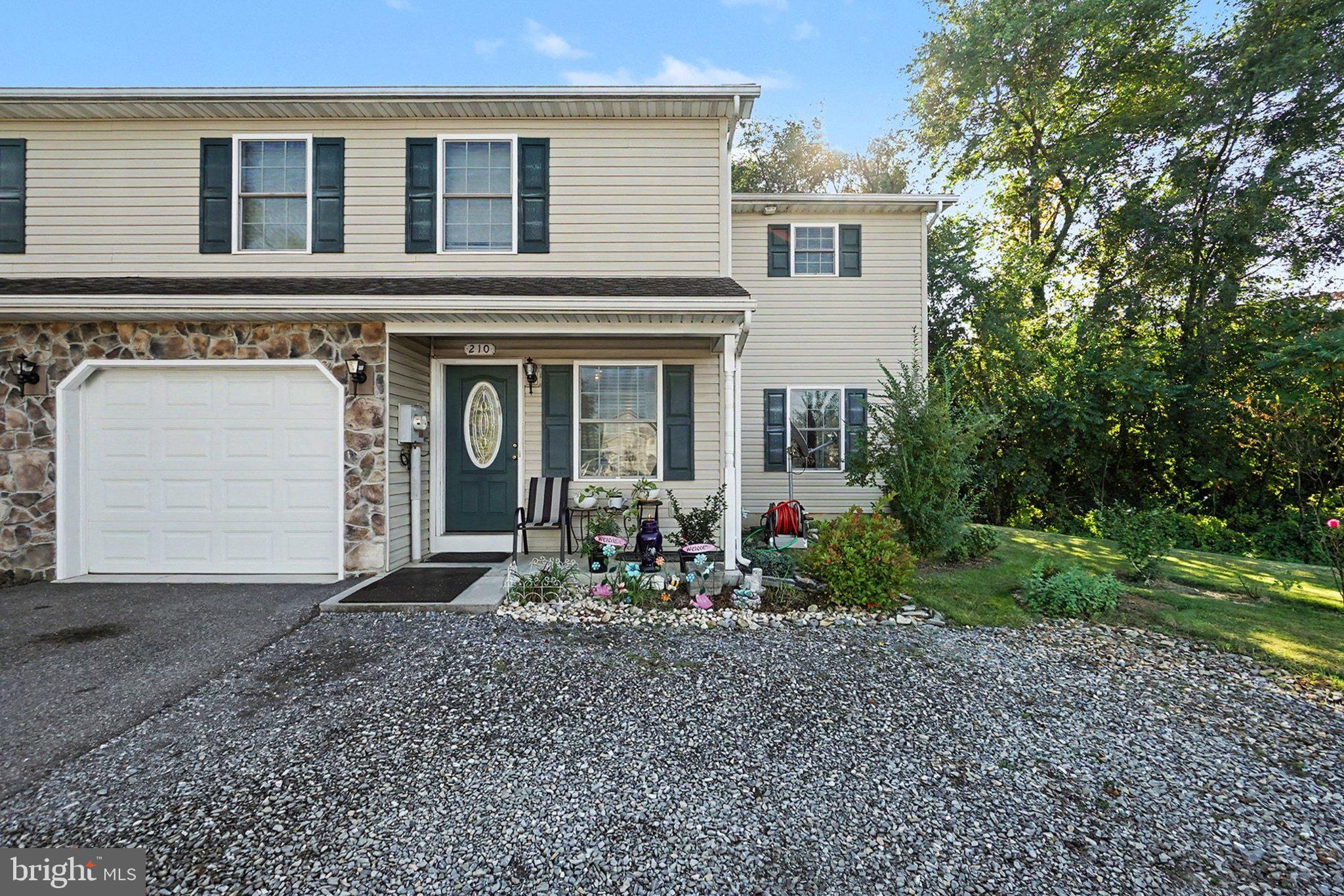 210 Sable Dr, Carlisle, PA 17013