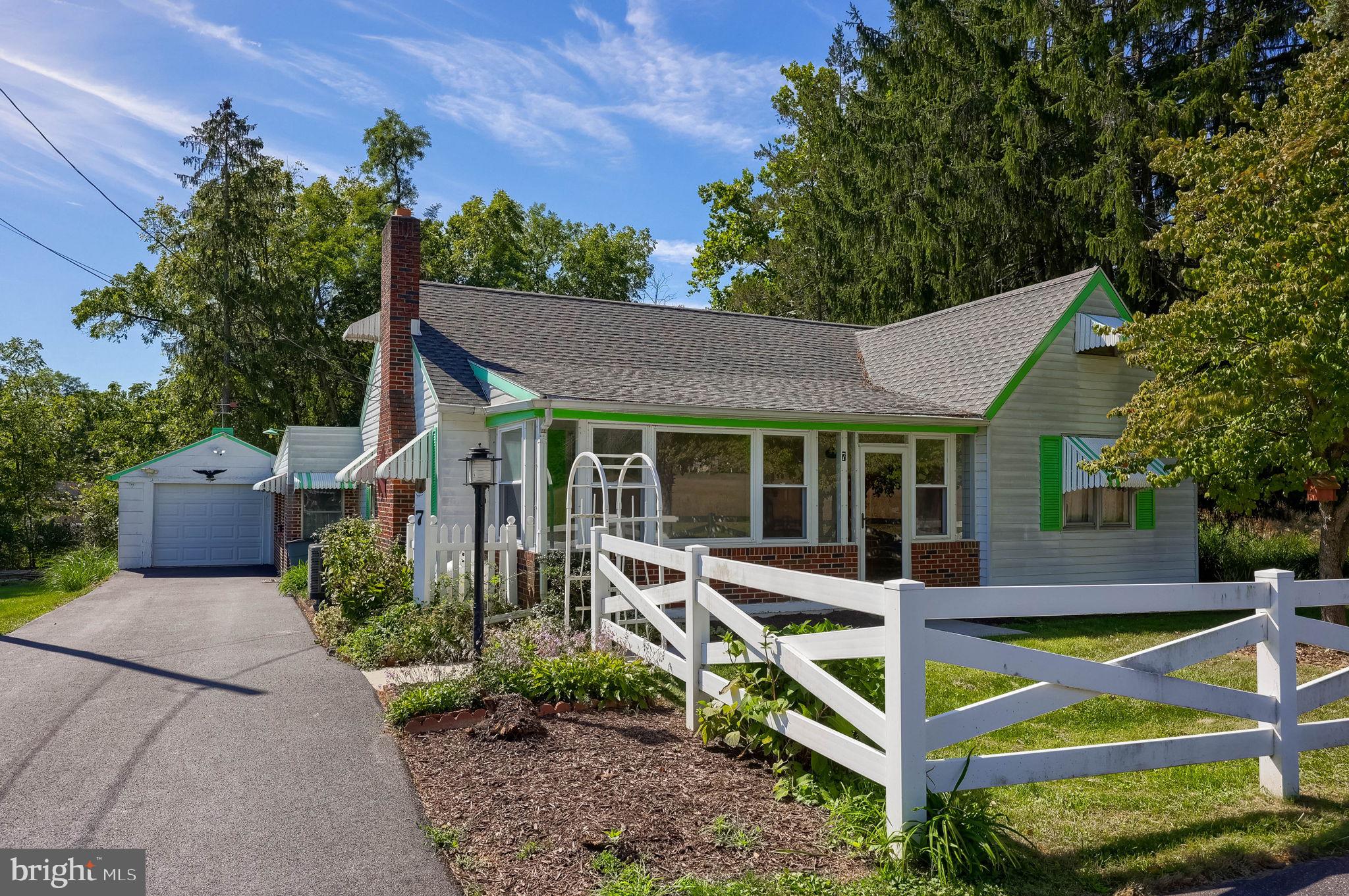 7 Pine St, Dillsburg, PA 17019 photo