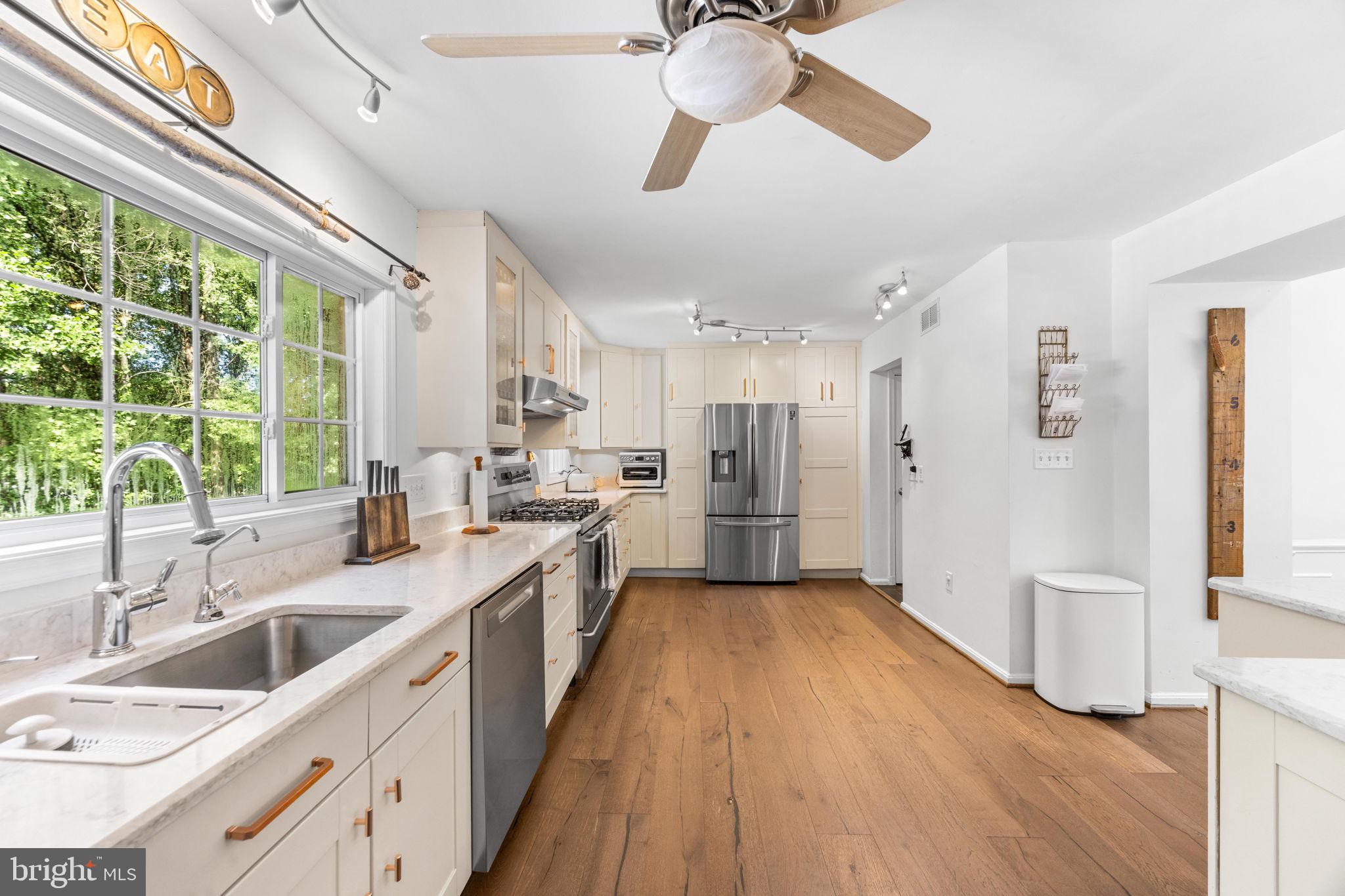 34 Glen Alpine Rd, Phoenix, MD 21131
