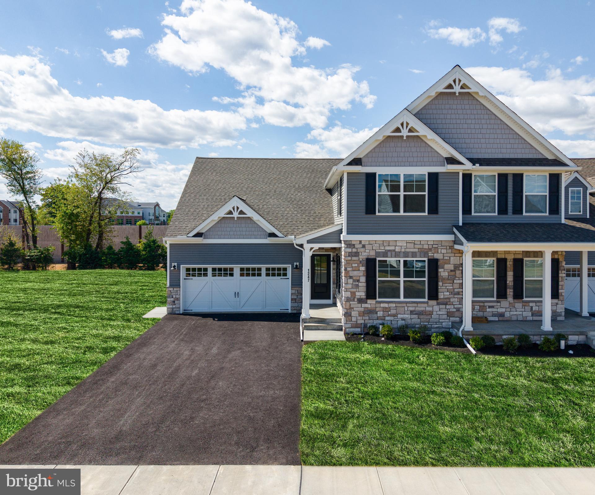 1247 Hershey Ln, Lancaster, PA 17601