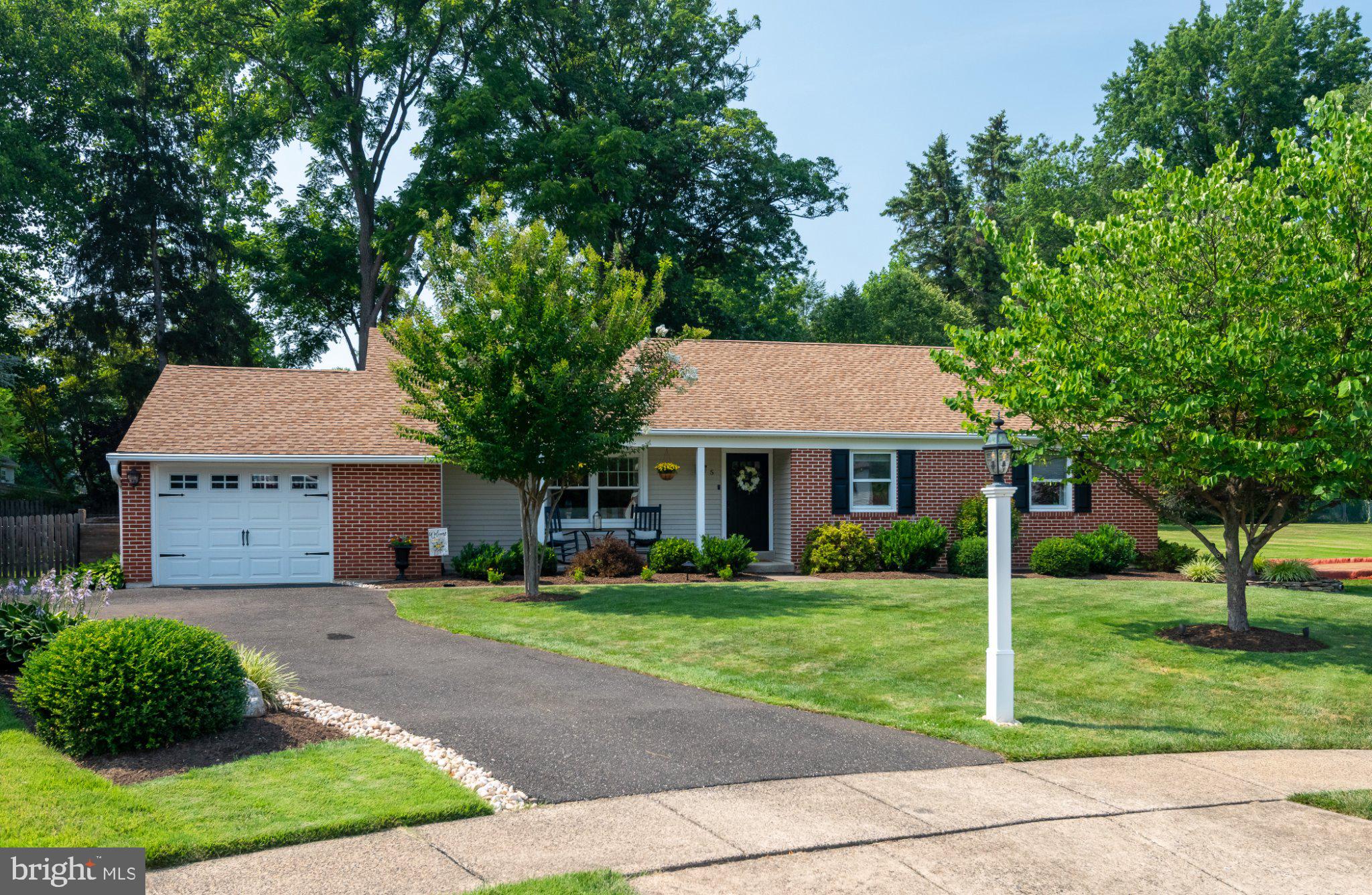 5 Sawtooth Ln, Hatboro, PA 19040