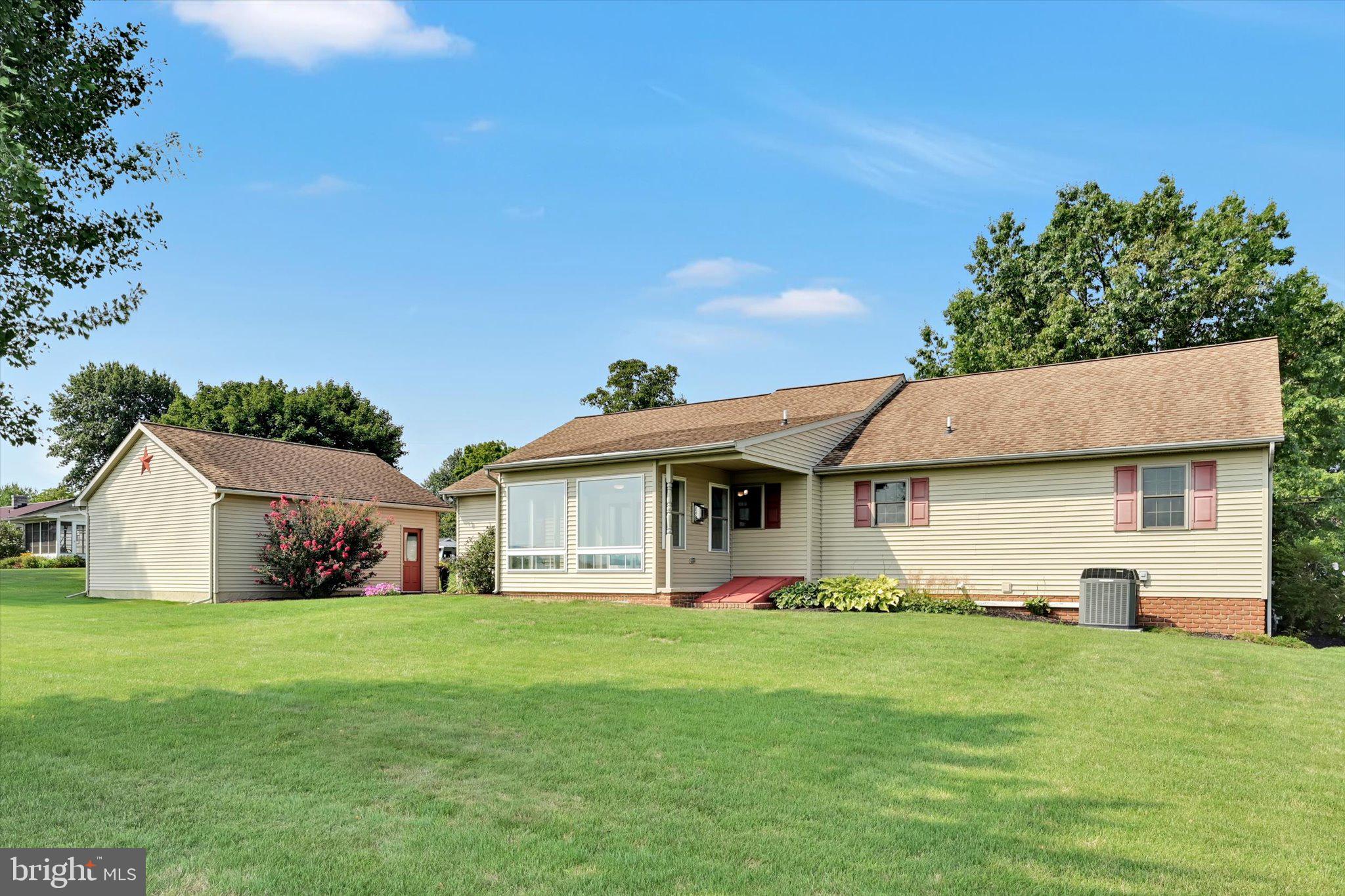 306 Chestnut St, Richland, PA 17087 photo
