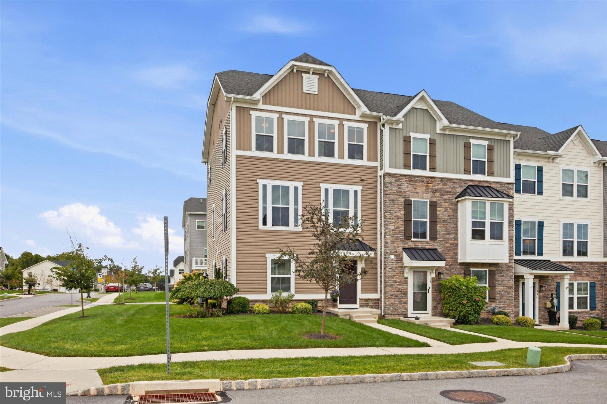 1310 Rodebuck Dr, Romansville, PA 19320