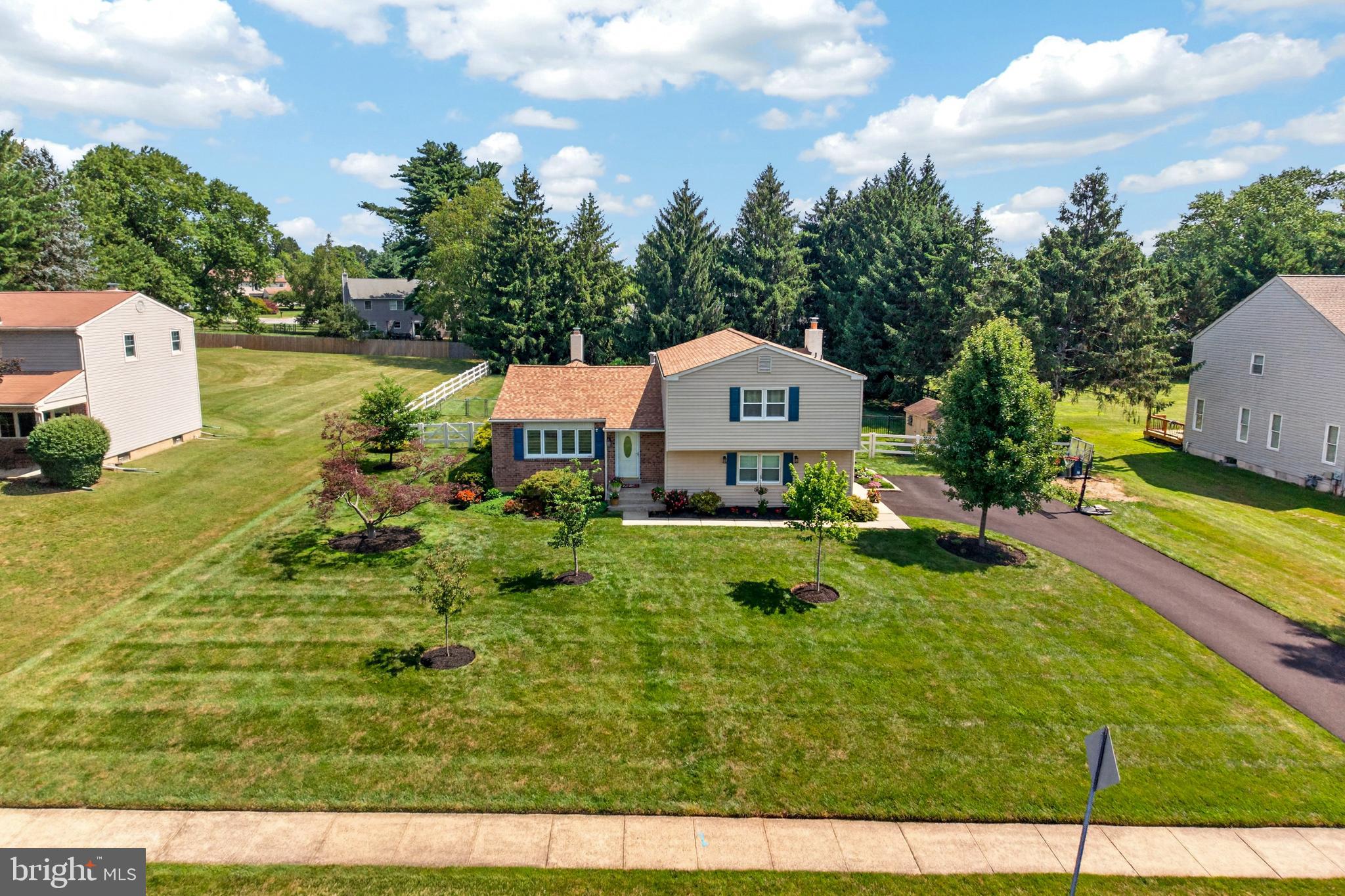 1340 Barton Dr, Fort Washington, PA 19034 photo