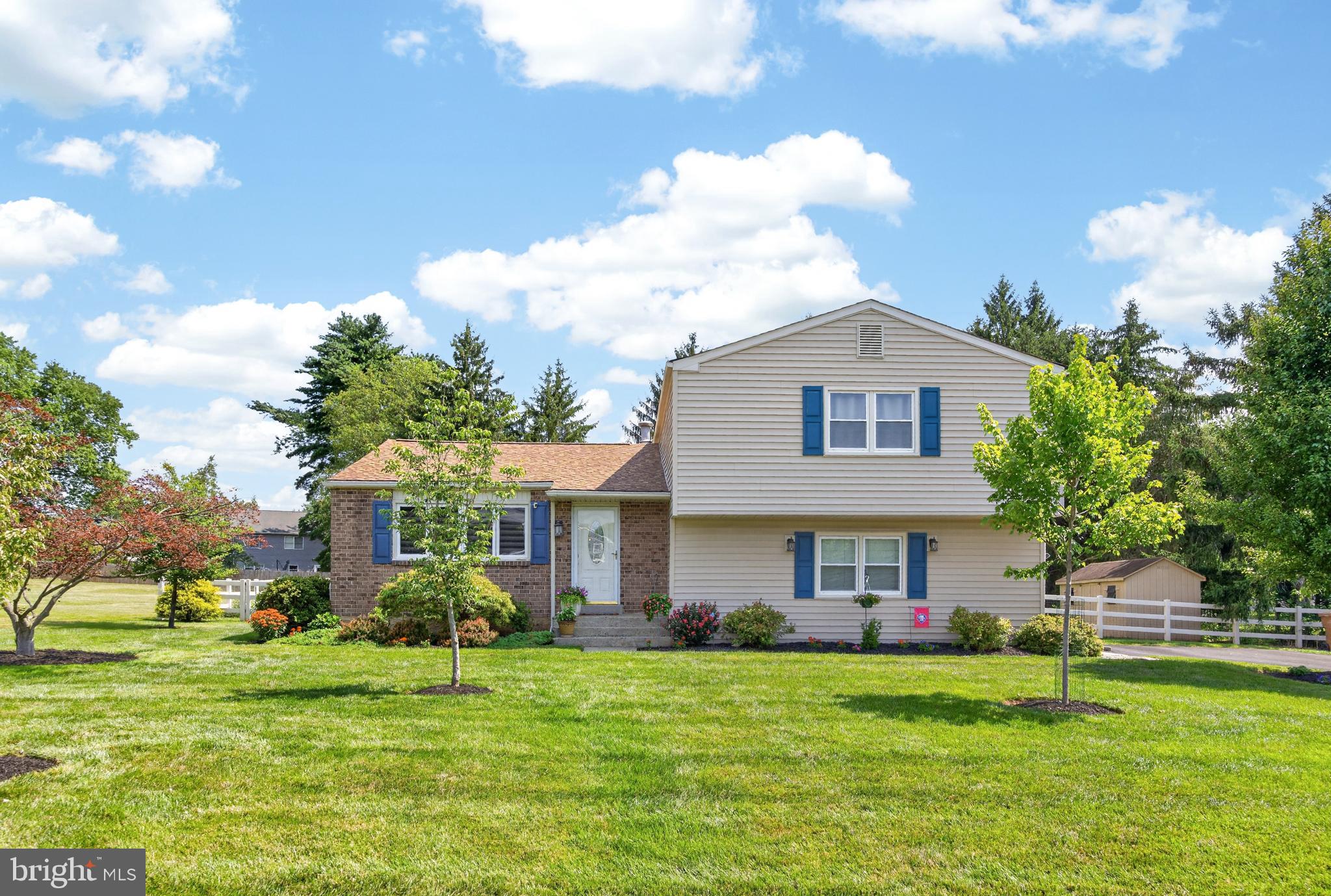 1340 Barton Dr, Fort Washington, PA 19034
