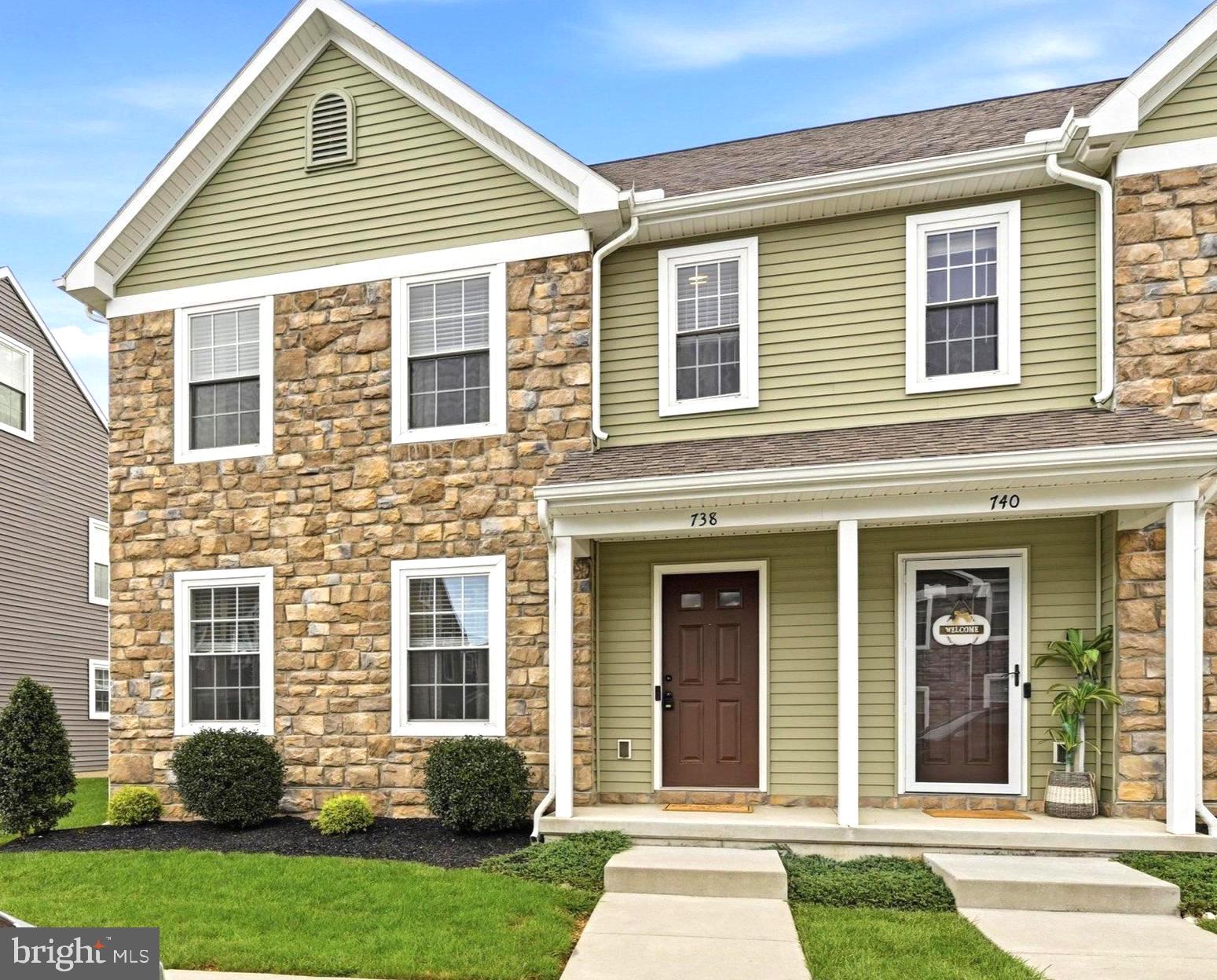 738 Farmwood Ln, Lebanon, PA 17042