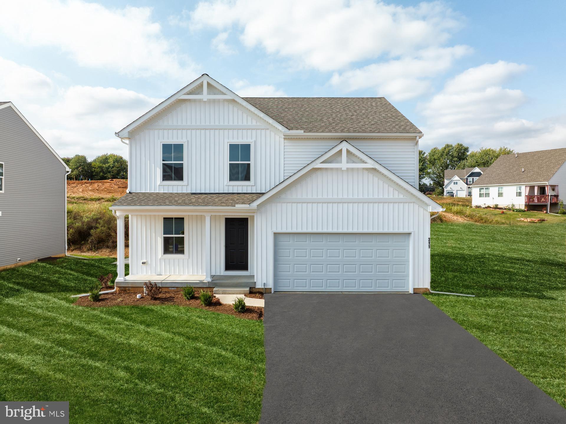 311 Boxwood Dr, Windsor, PA 17366