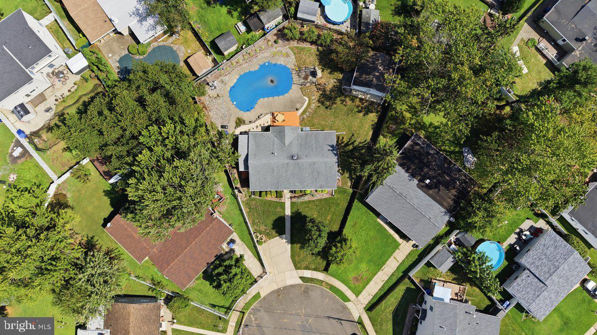 19 Devon Ct, Maple Shade, NJ 08052 photo